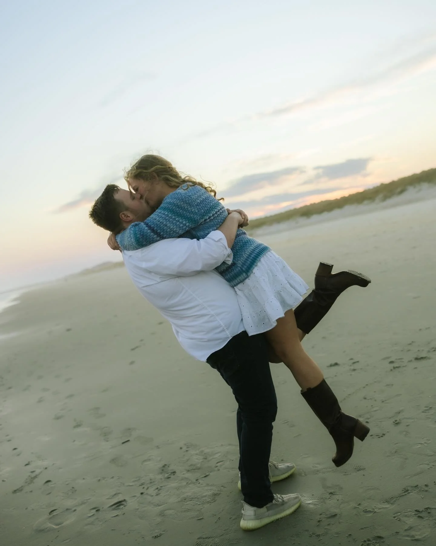 Never too chilly for a beach session 🤍🌊

.
.
.
.
#myrtlebeach #myrtlebeachphotographer #southcarolina #southcarolinaphotographer #portraitphotographer #couplesession #couplephotography #engaged #engagementsession #charlestonphotographer #charleston