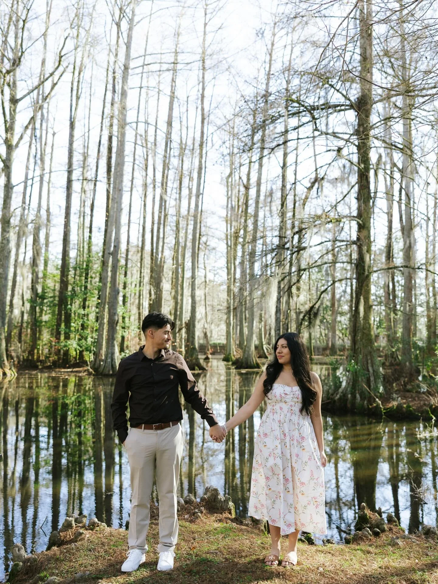 Went out to Sumter to capture a proposal &amp; ended up at a gorgeous hidden gem 🤍 Jose &amp; Kimberly&rsquo;s love was perfect for this beauty 🦢

.
.
.
myrtle beach #myrtlebeachphotographer south carolina #southcarolinaphotographer portrait photog