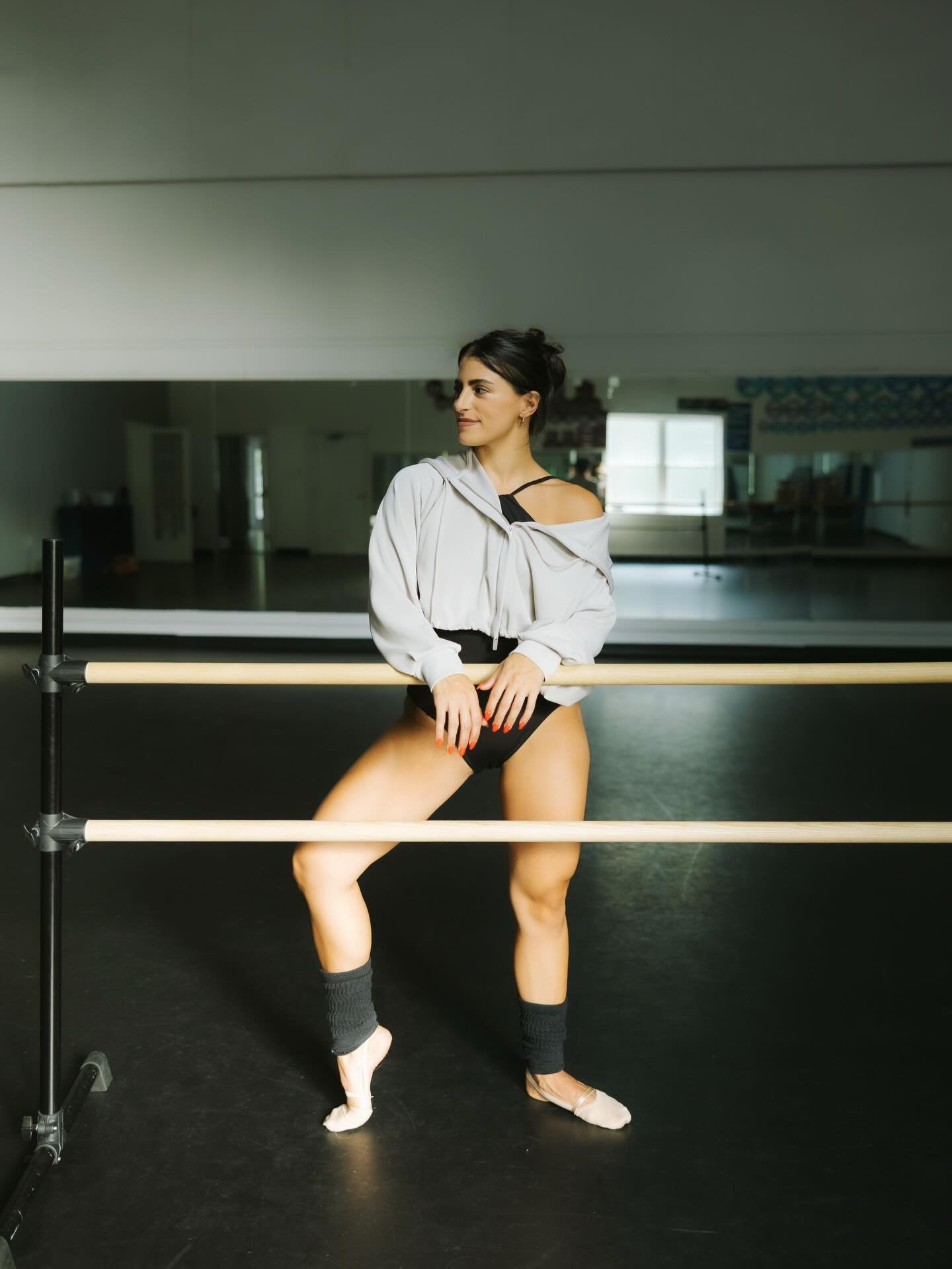 More from this day in the studio 🩰

.
.
myrtle beach #myrtlebeachphotographer south carolina #southcarolinaphotographer  fashion photographer #charlestonphotographer travel photographer north carolina photographer  charleston  editorial creative por