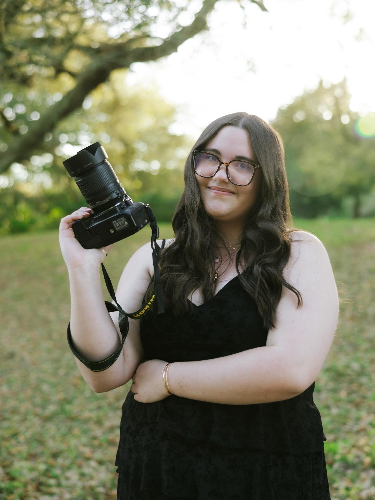I always love when seniors want to incorporate their hobbies into their photos, especially when it&rsquo;s photography 🥰 As someone who also started photography in high school, I loved meeting a young photographer at the start of her journey! You&rs