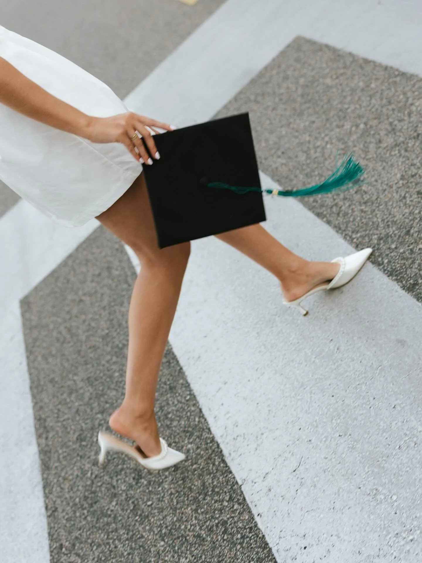 Grad pics should make you feel like the campus main character 🙂&zwj;↕️🎓

.
.
.

#myrtlebeachphotographer #southcarolinaphotographer myrtle beach senior photographer#southcarolinaseniorphotographer senior photographer #charlestonphotographer charles