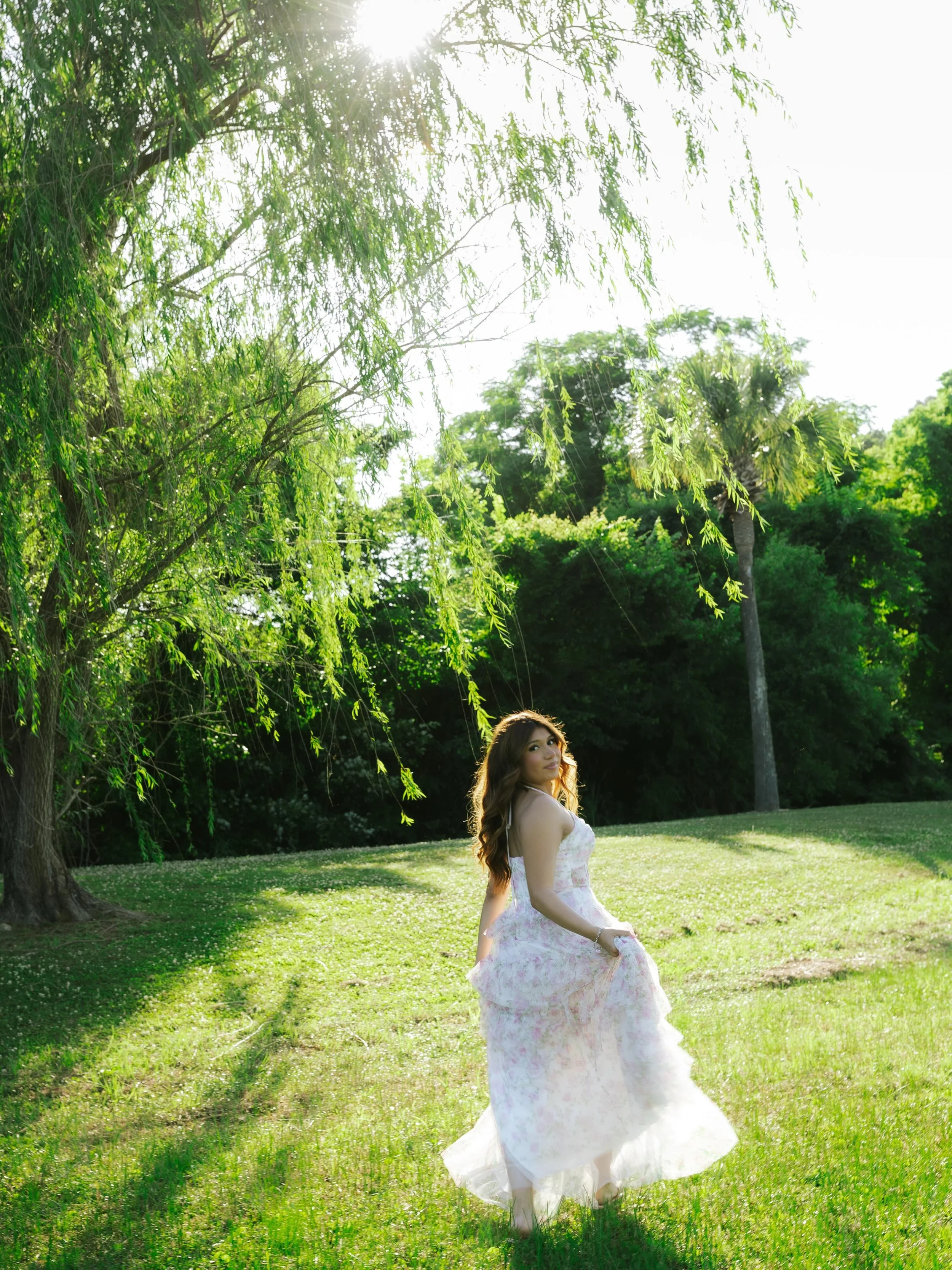 Senior photos out of a fairytale ☀️🤍✨

.
.
.

#myrtlebeachphotographer #southcarolinaphotographer myrtle beach senior photographer#southcarolinaseniorphotographer senior photographer #charlestonphotographer charleston senior photographer charleston 