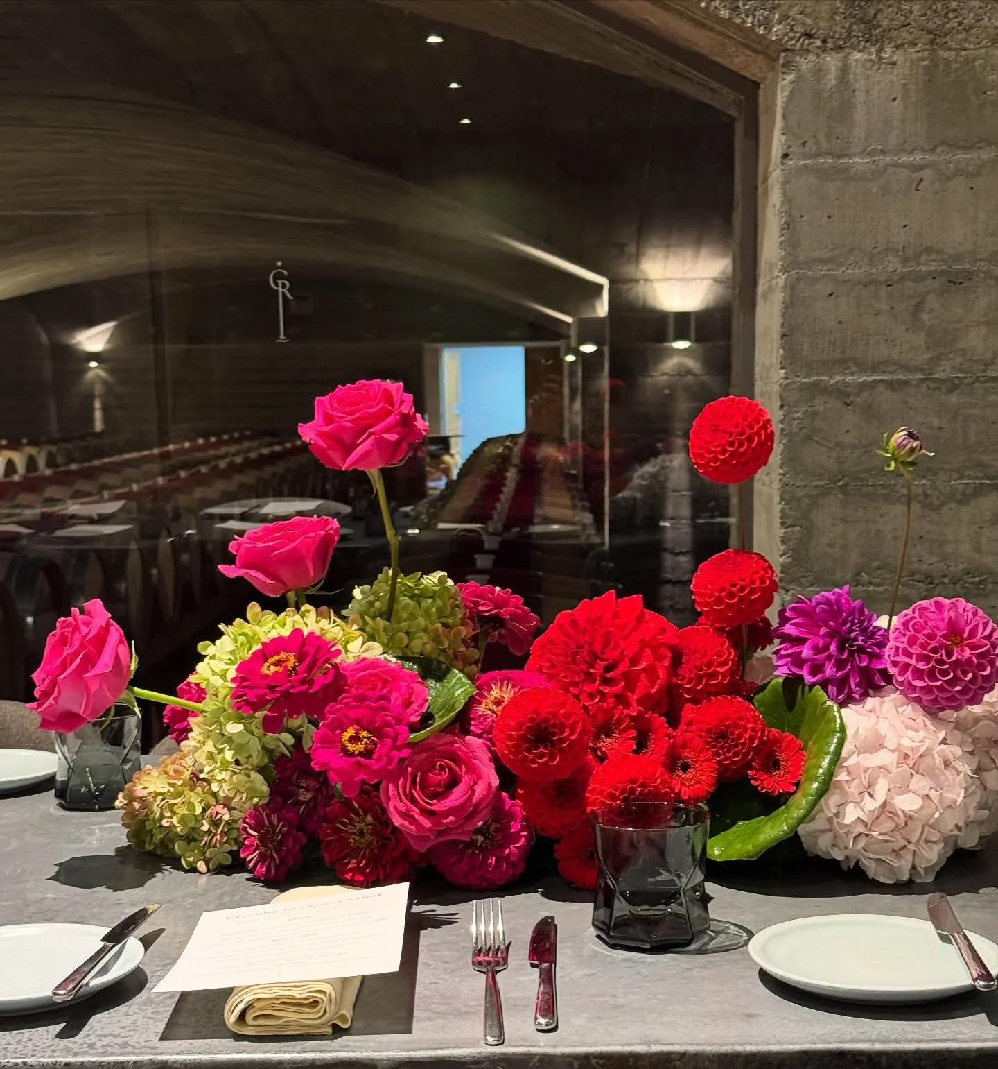 Planning a party? Let us help you set the scene ~ with fresh florals, thoughtful styling, or unique hire pieces to give your table that extra touch 💚