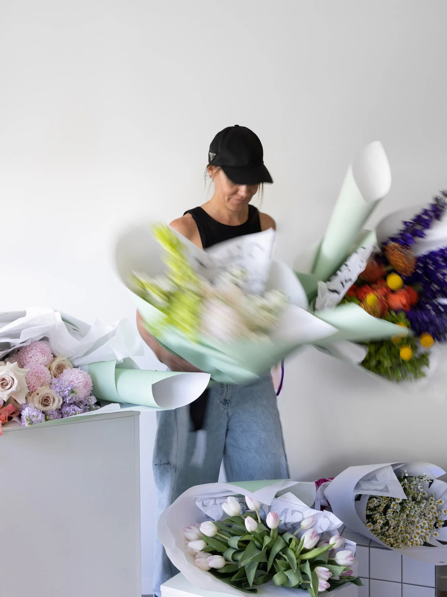 SNIFF FLOWERS by Hannah 💚