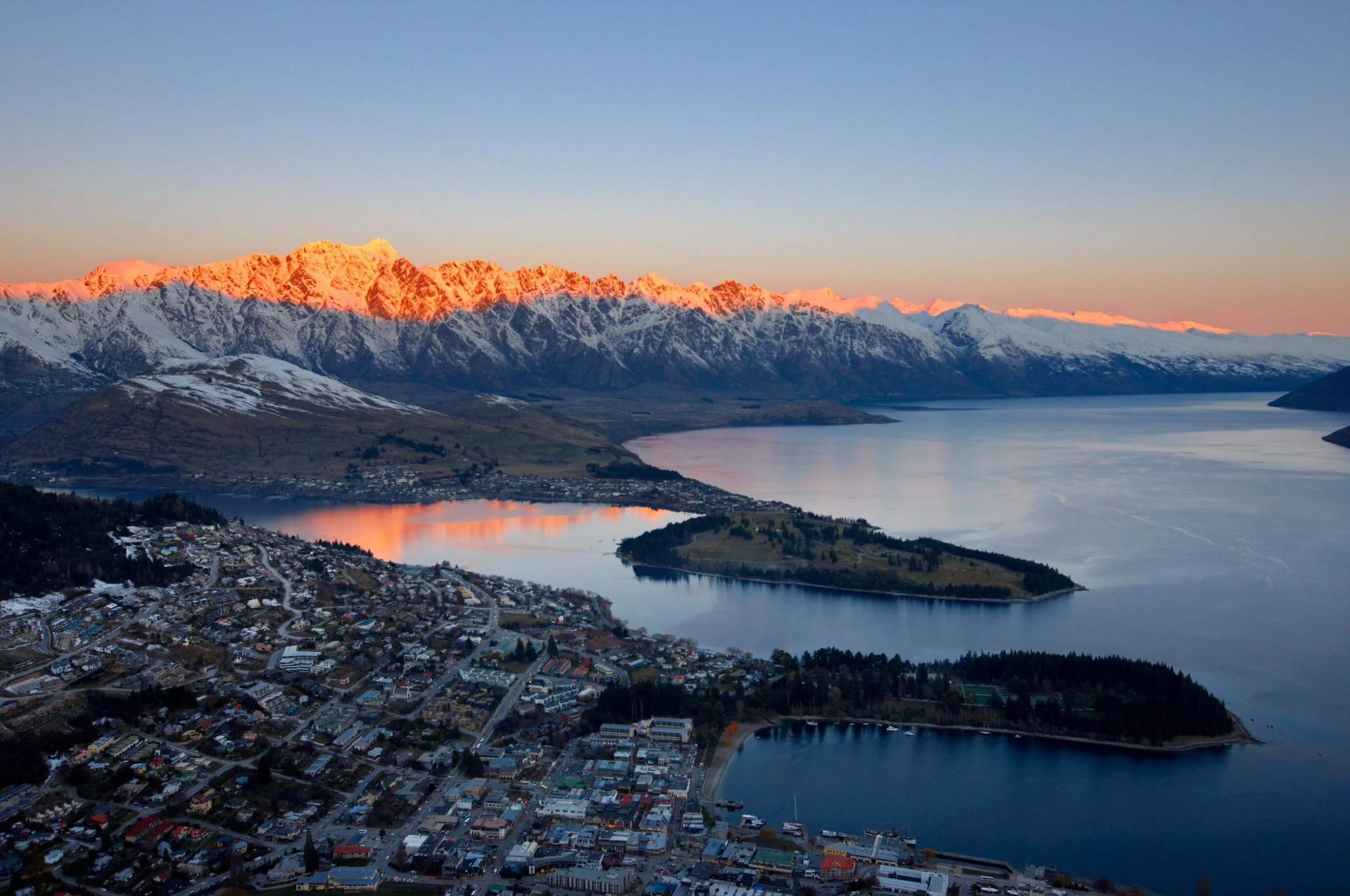 Our Favourite 10 Places to Visit in New Zealand (and Why We Love Them) - QUEENSTOWN