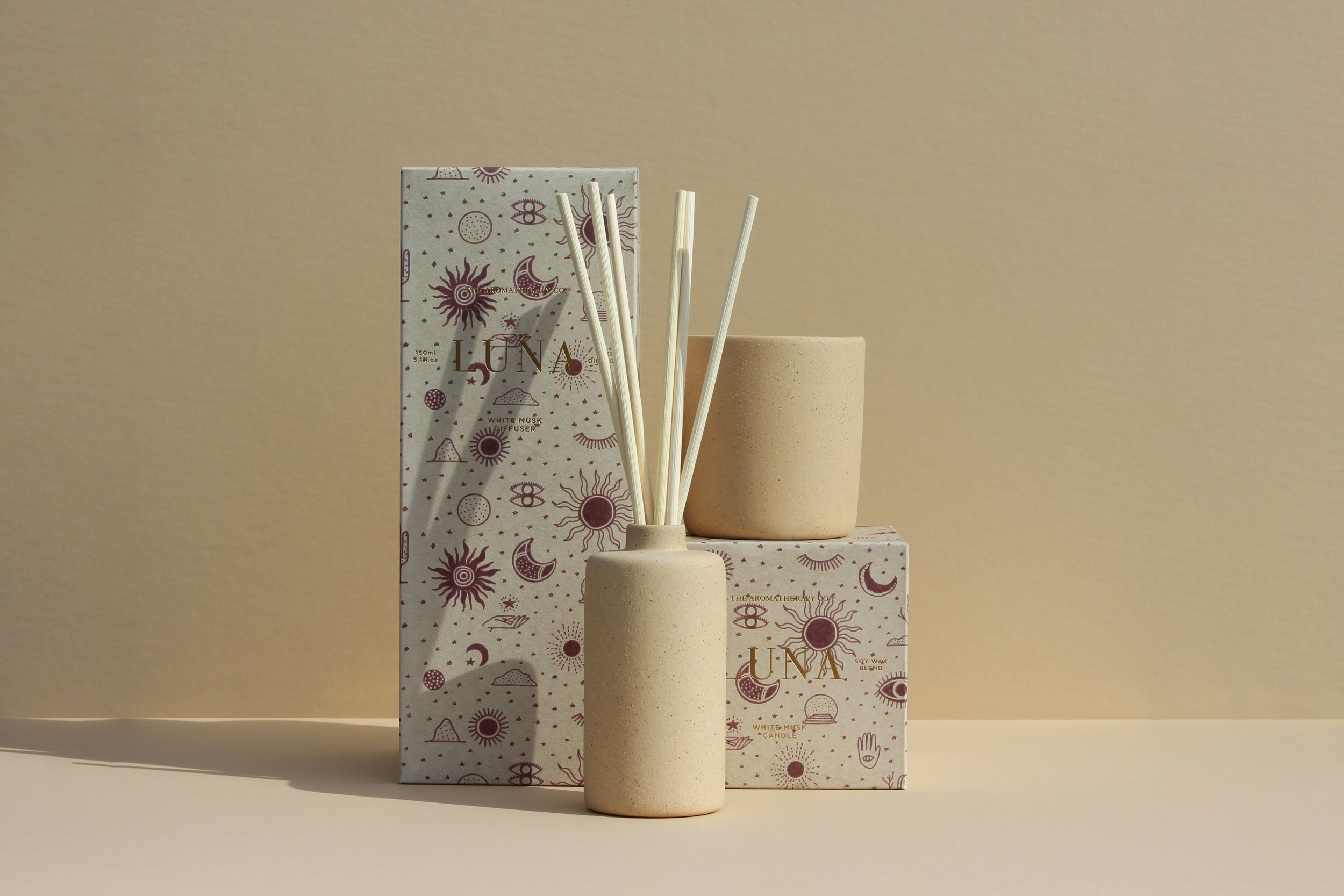 Luna_Candle diffuser white.jpg