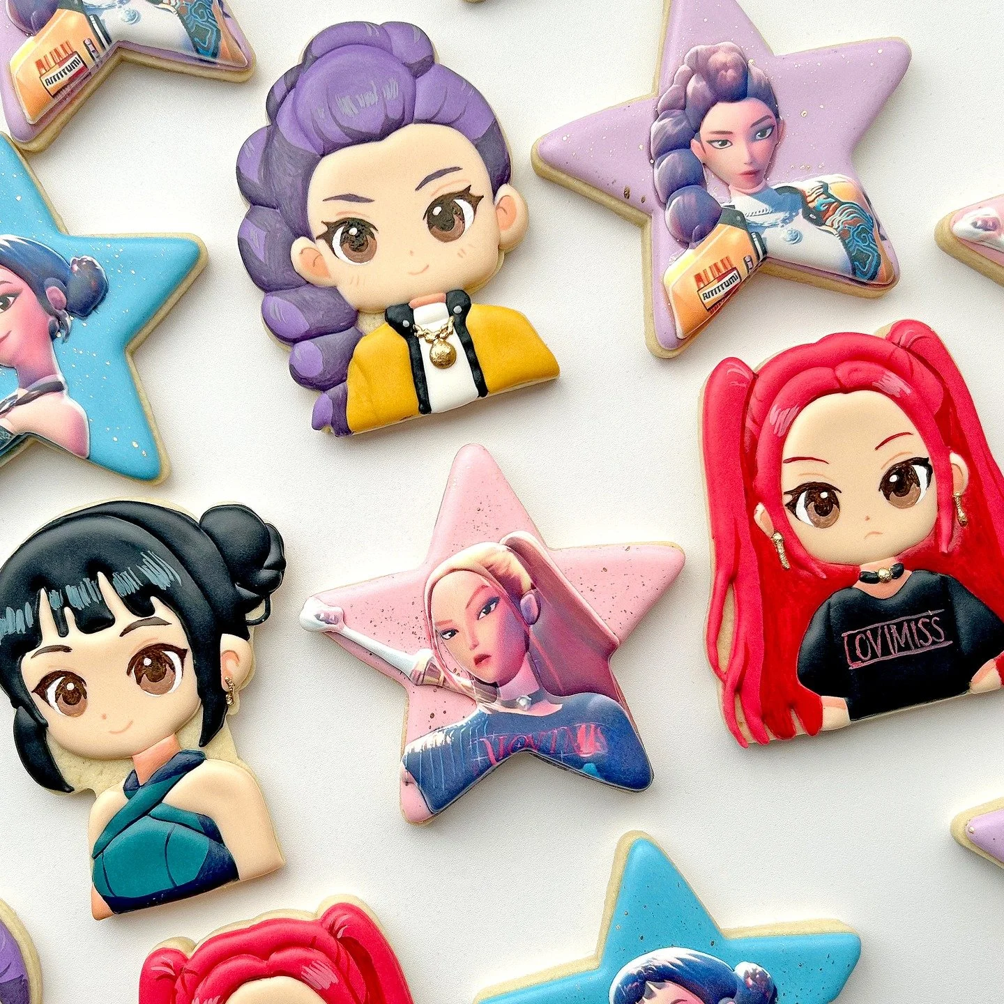 It had to come around sooner or later--Here are the ladies from Kpop Demon Hunters!

.
.
.
.
.
.
.
.
#kpopdemonhunterscookies #kpopdemonhunterbirthday #kpopdemonhuntersbirthday #kpopdemonhuntersparty #kpopdemonhuntersdessert #kpopdemonhunterstreats #