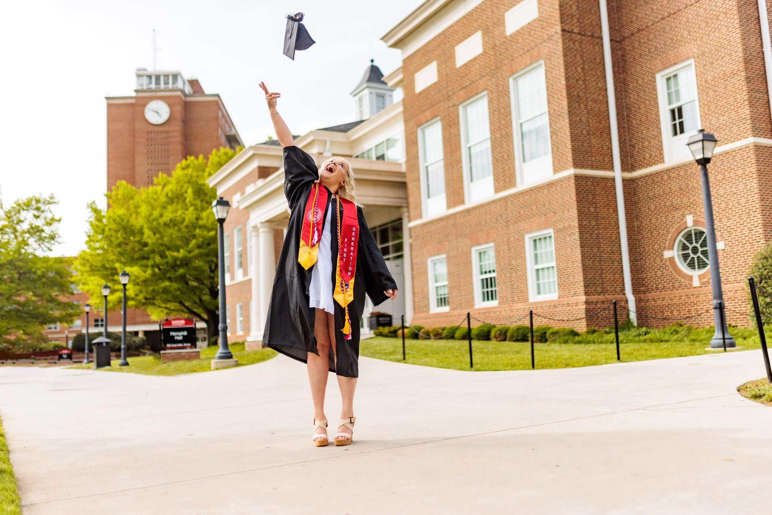 Alyson Carneal Graduation Web_20230429_014.jpg