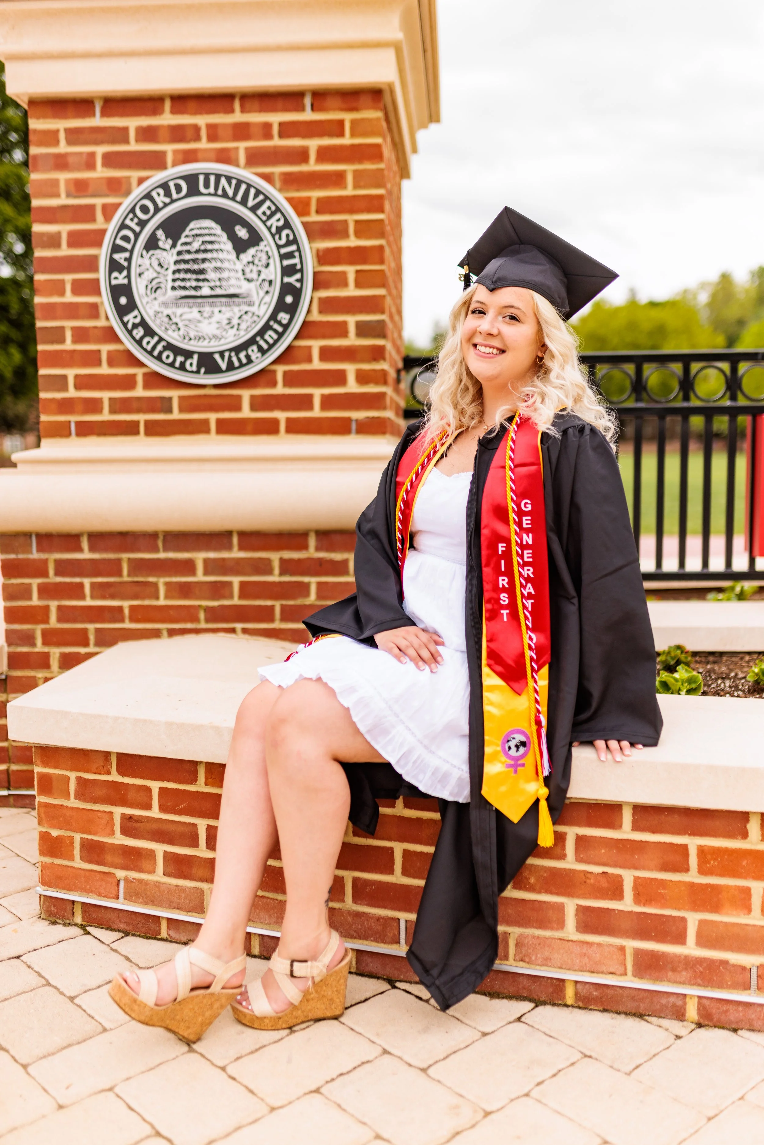 Alyson Carneal Graduation Web_20230429_064.jpg