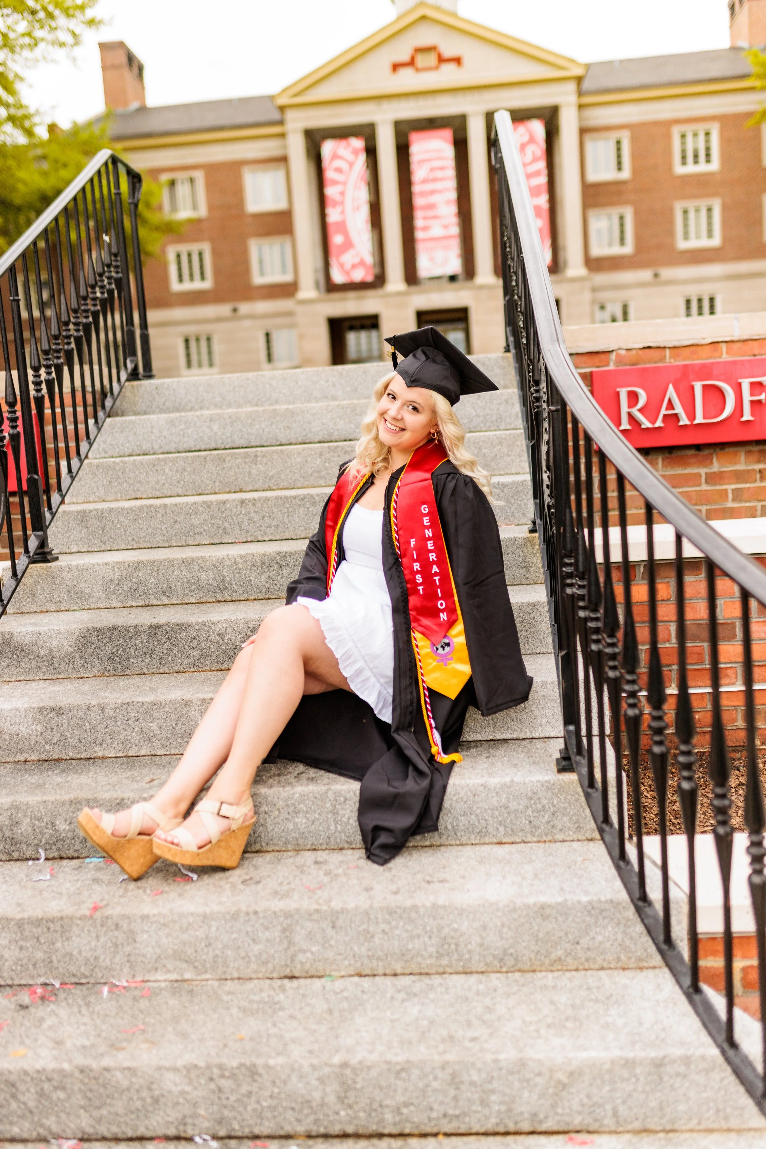Alyson Carneal Graduation Web_20230429_078.jpg