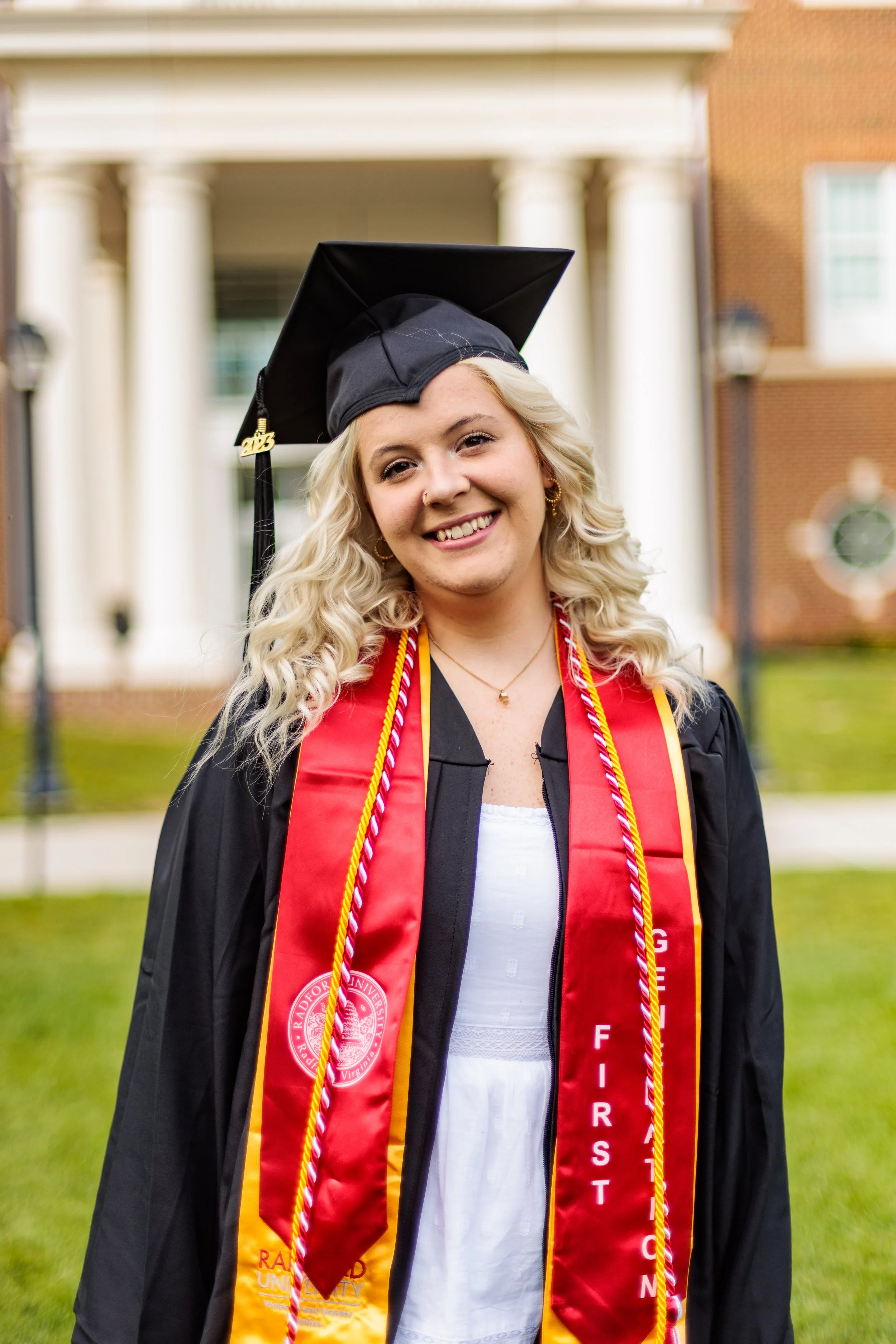 Alyson Carneal Graduation Web_20230429_021.jpg
