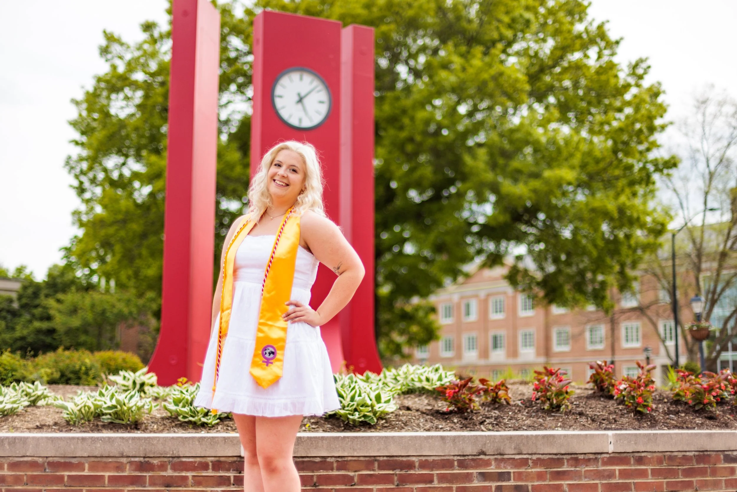 Alyson Carneal Graduation Web_20230429_026.jpg