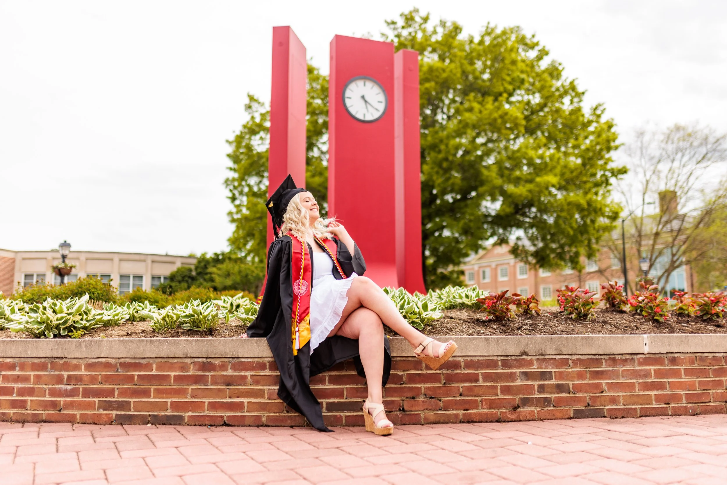 Alyson Carneal Graduation Web_20230429_047.jpg