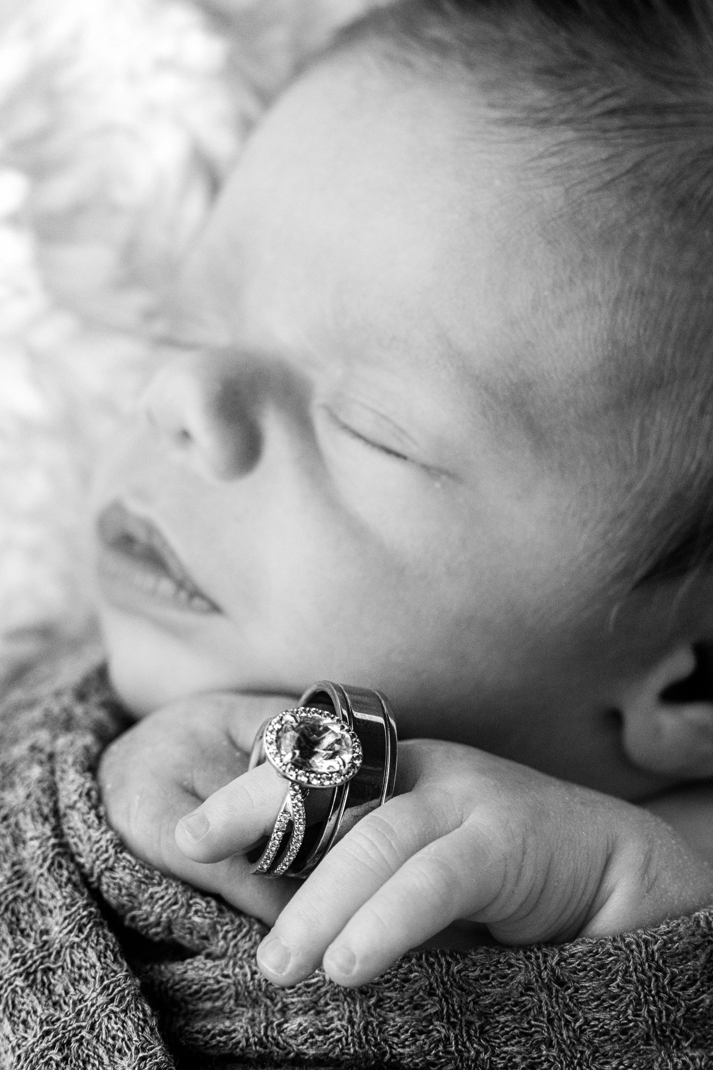 Merritt Henry Preston New Born_20221222_019.jpg