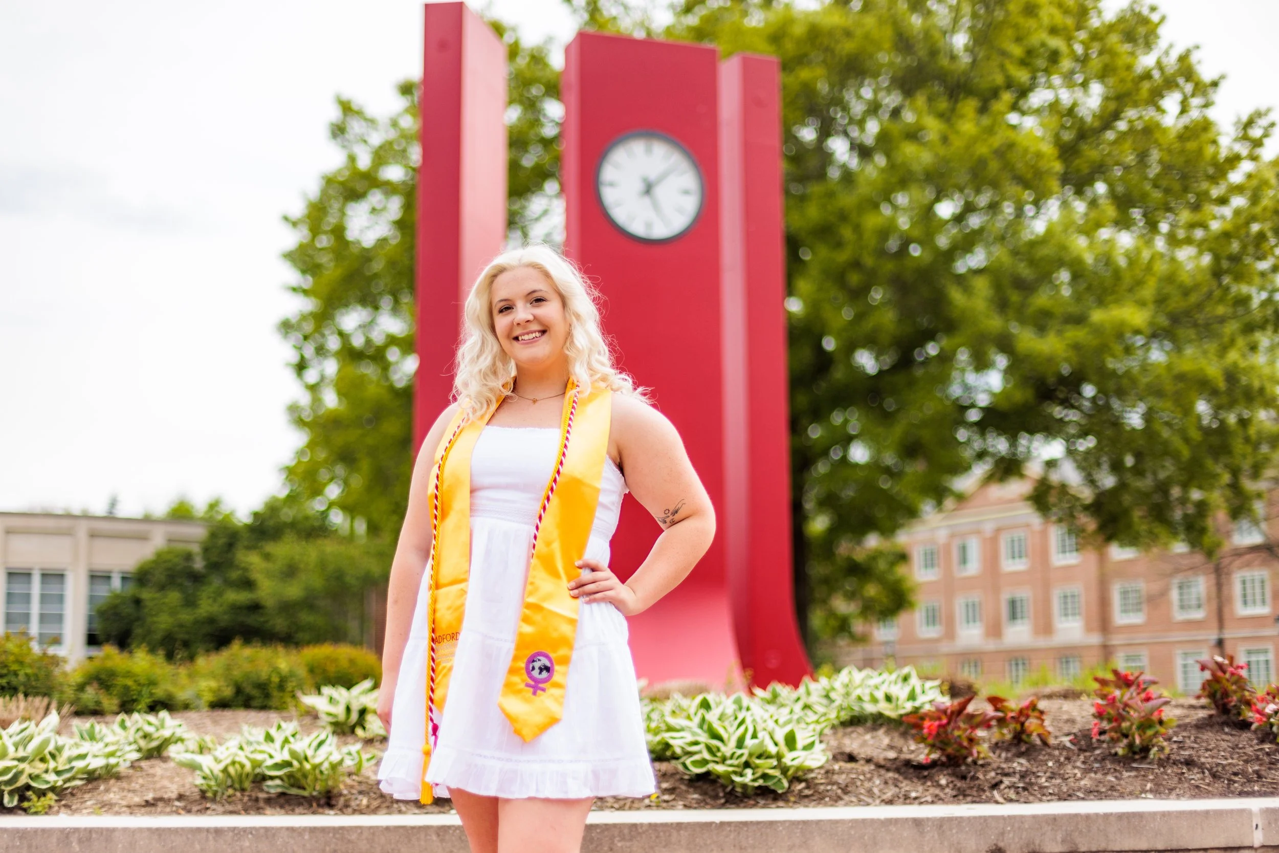 Alyson Carneal Graduation Web_20230429_024.jpg