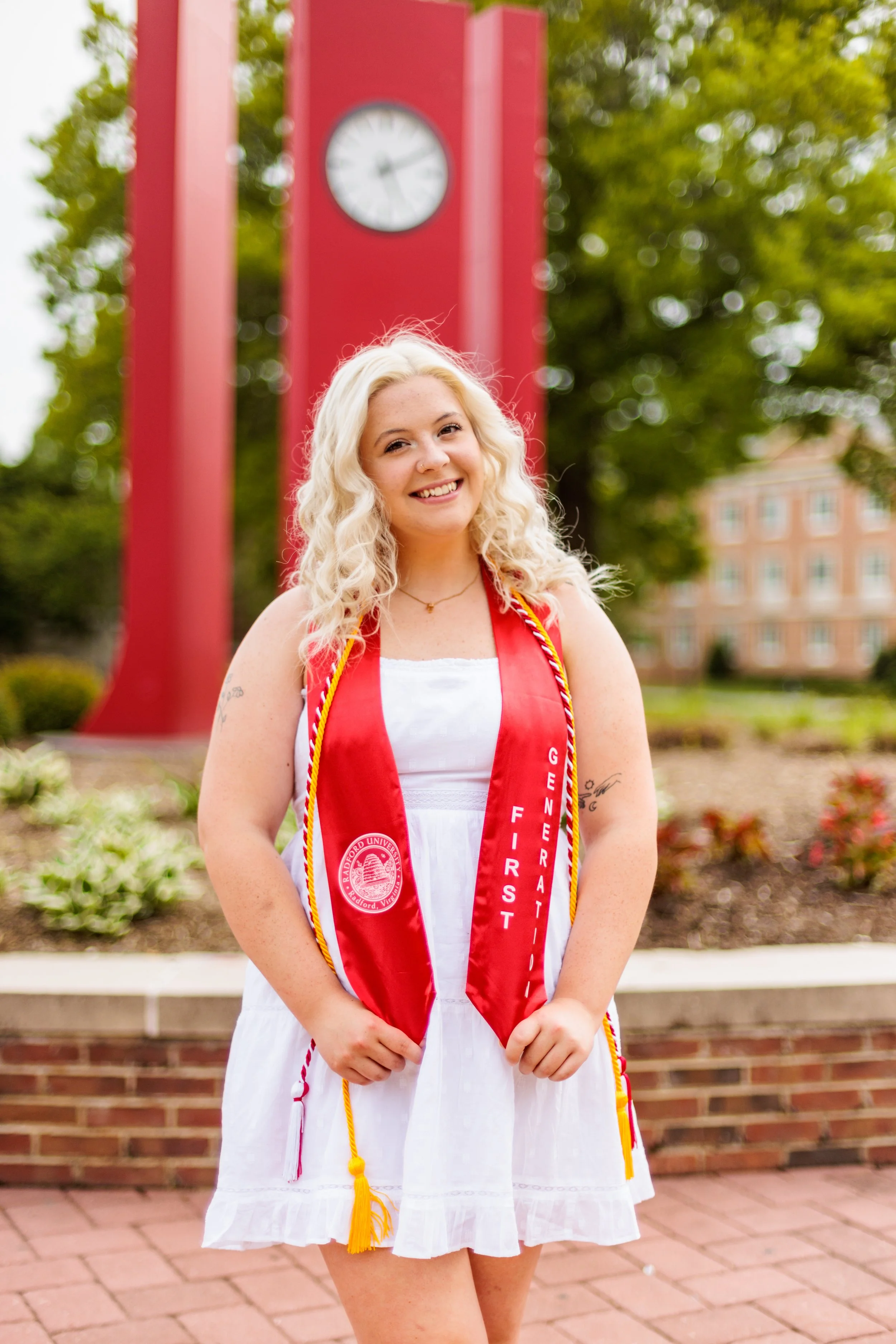 Alyson Carneal Graduation Web_20230429_031.jpg