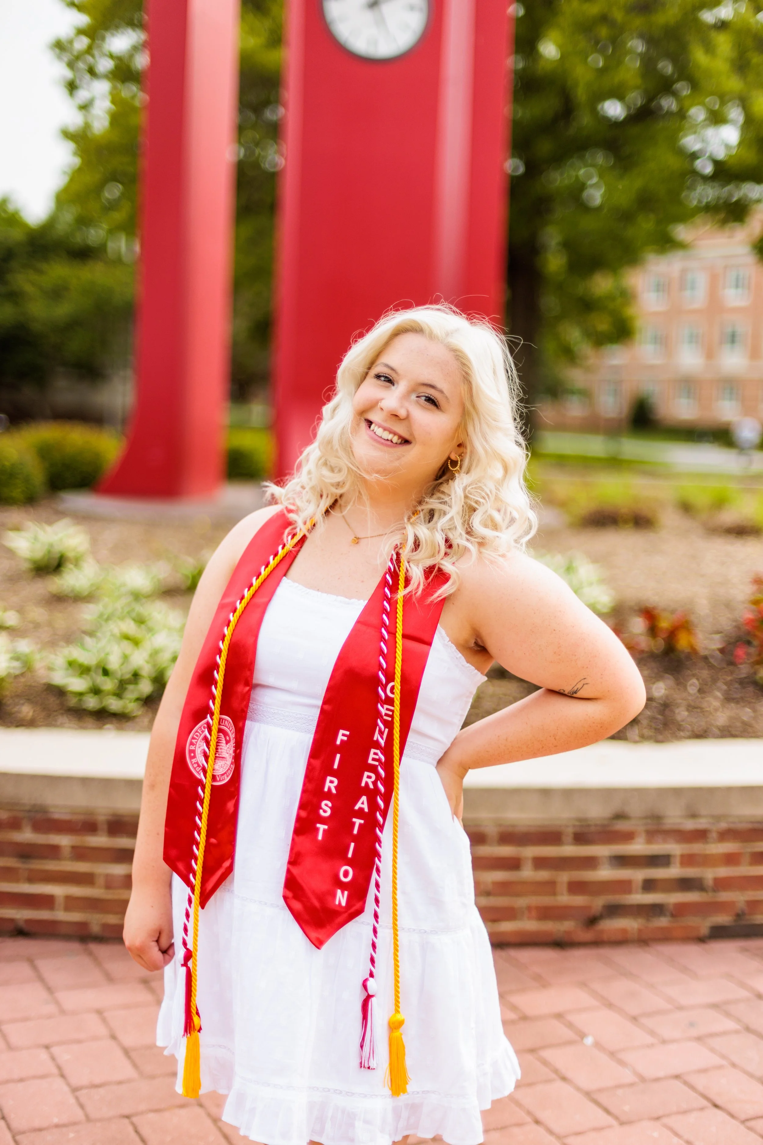 Alyson Carneal Graduation Web_20230429_029.jpg