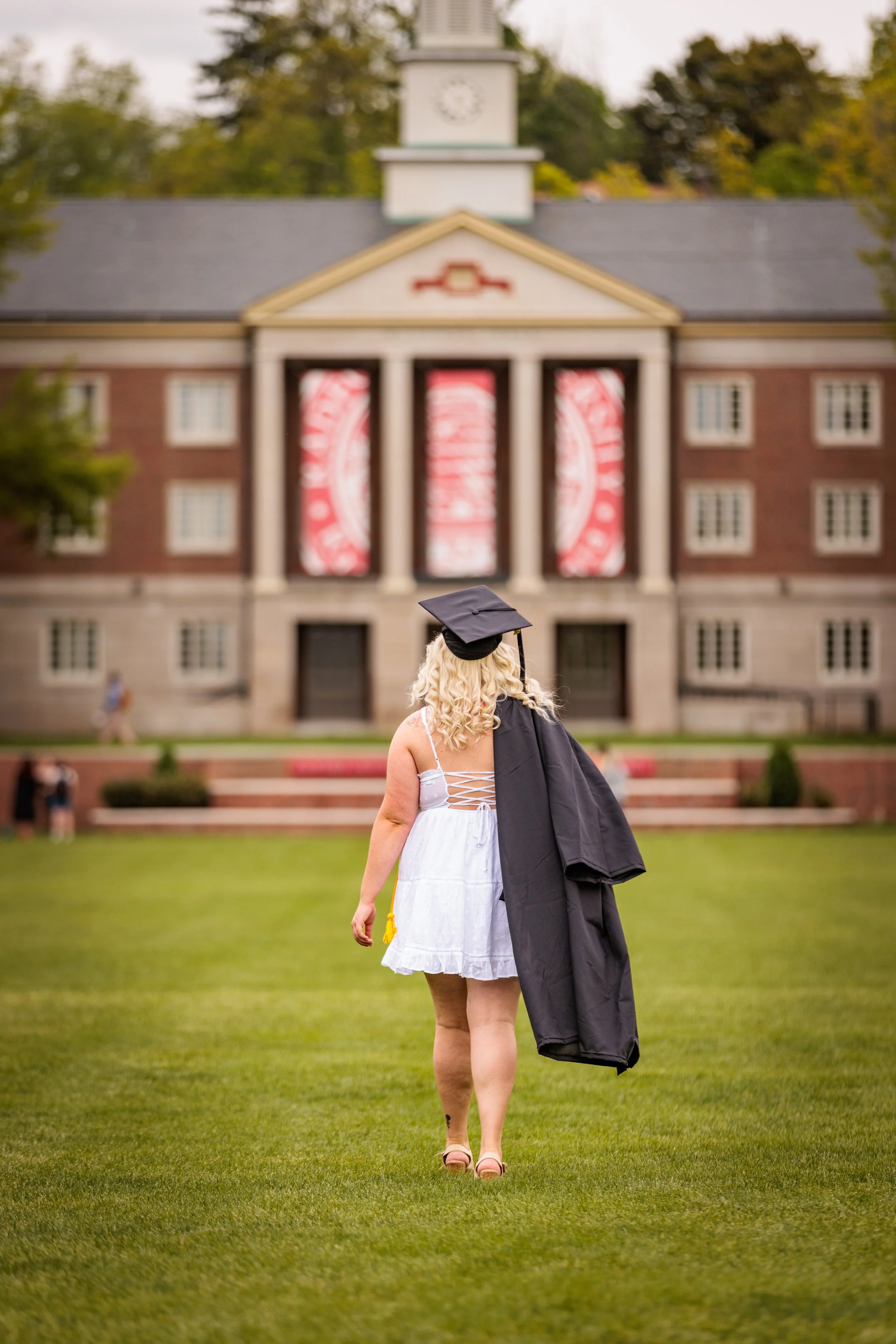Alyson Carneal Graduation Web_20230429_069.jpg