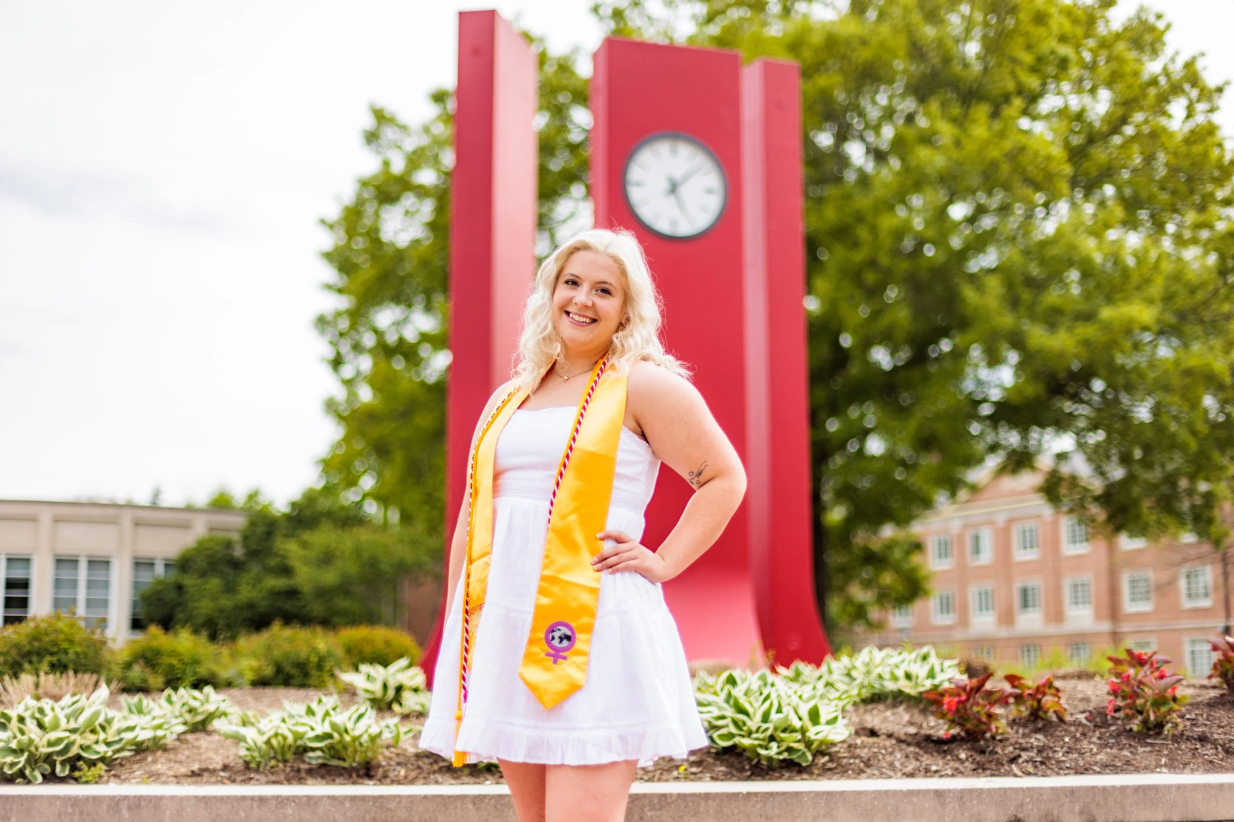 Alyson Carneal Graduation Web_20230429_025.jpg