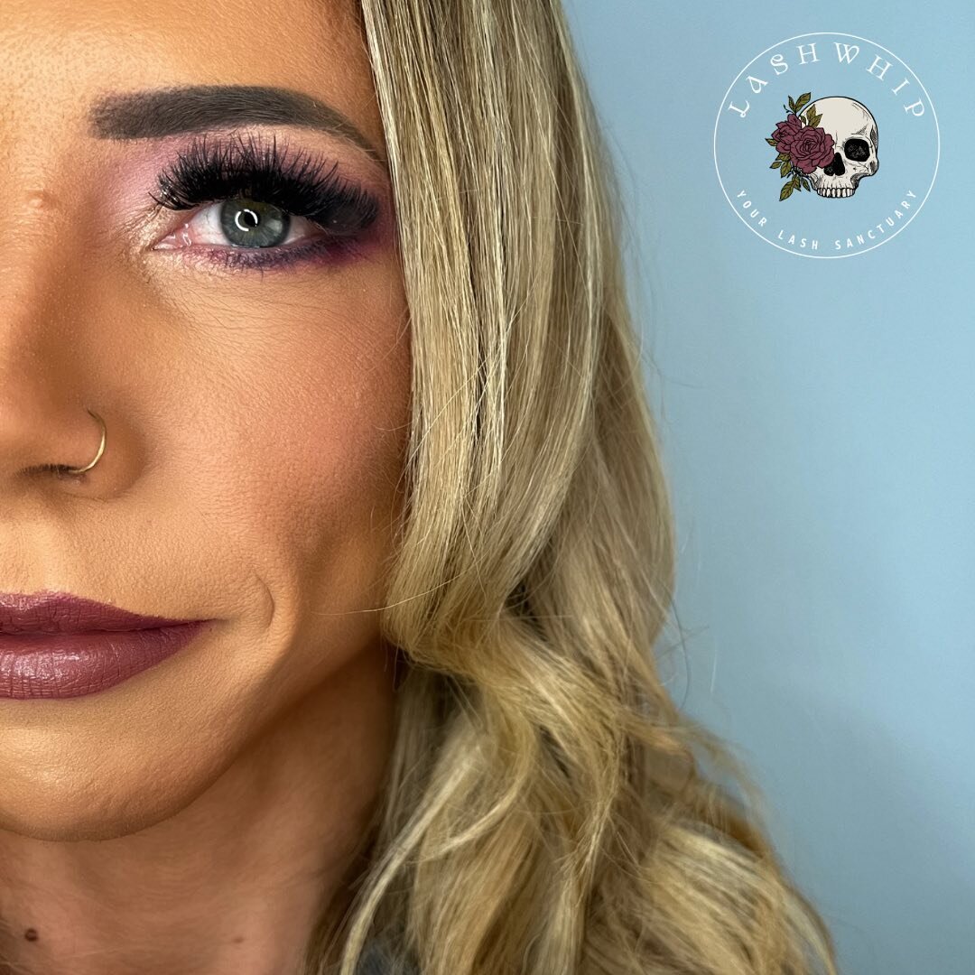 Stage-ready lashes 🤩✨

We went extra fluffy for this gorgeous gal who&rsquo;s competing in the Vancouver Open Bodybuilding Show 

Shoutout to @glambymanela on their stunning makeup job 
.
.
.
#kelownalashes #yourlashsanctuary  #lashextensions #lashe