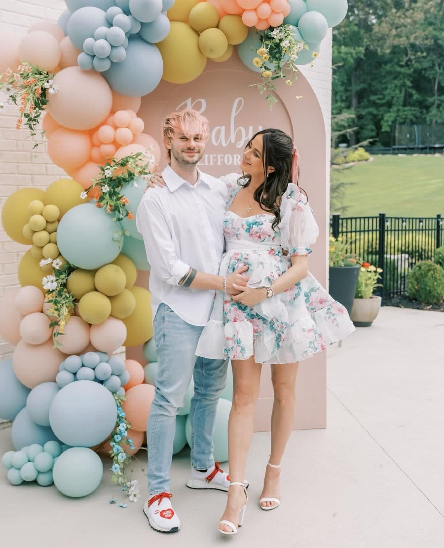 We are craving a little bit of Spring 🌸 this simple yet beautiful backdrop was a favorite of ours!⁠
⁠
#babyshower #photoop #backdrop #balloondecor #spring #balloons #balloongarland #atlballoons #atlparties #atlevents #partyideas #eventplanning #even