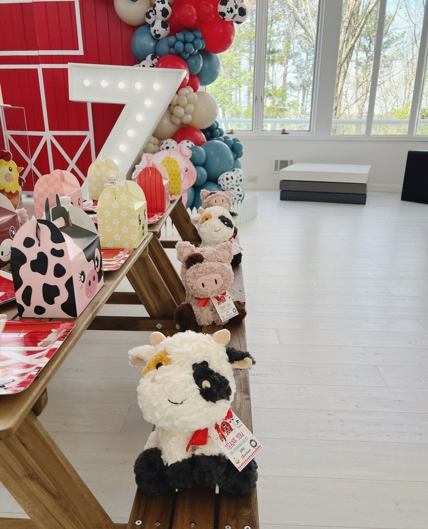 Here a moo, there a moo, everywhere a moo moo 🐮🐷🐔⁠
⁠
⁠
#birthdayparty #eventdecor #eventdesign #eventplanning #partydecor #partytime #birthday #countrylife #farmlife #farming #backdrop #atlballoons #kidsbirthday #farmparty #balloondecor #balloonba