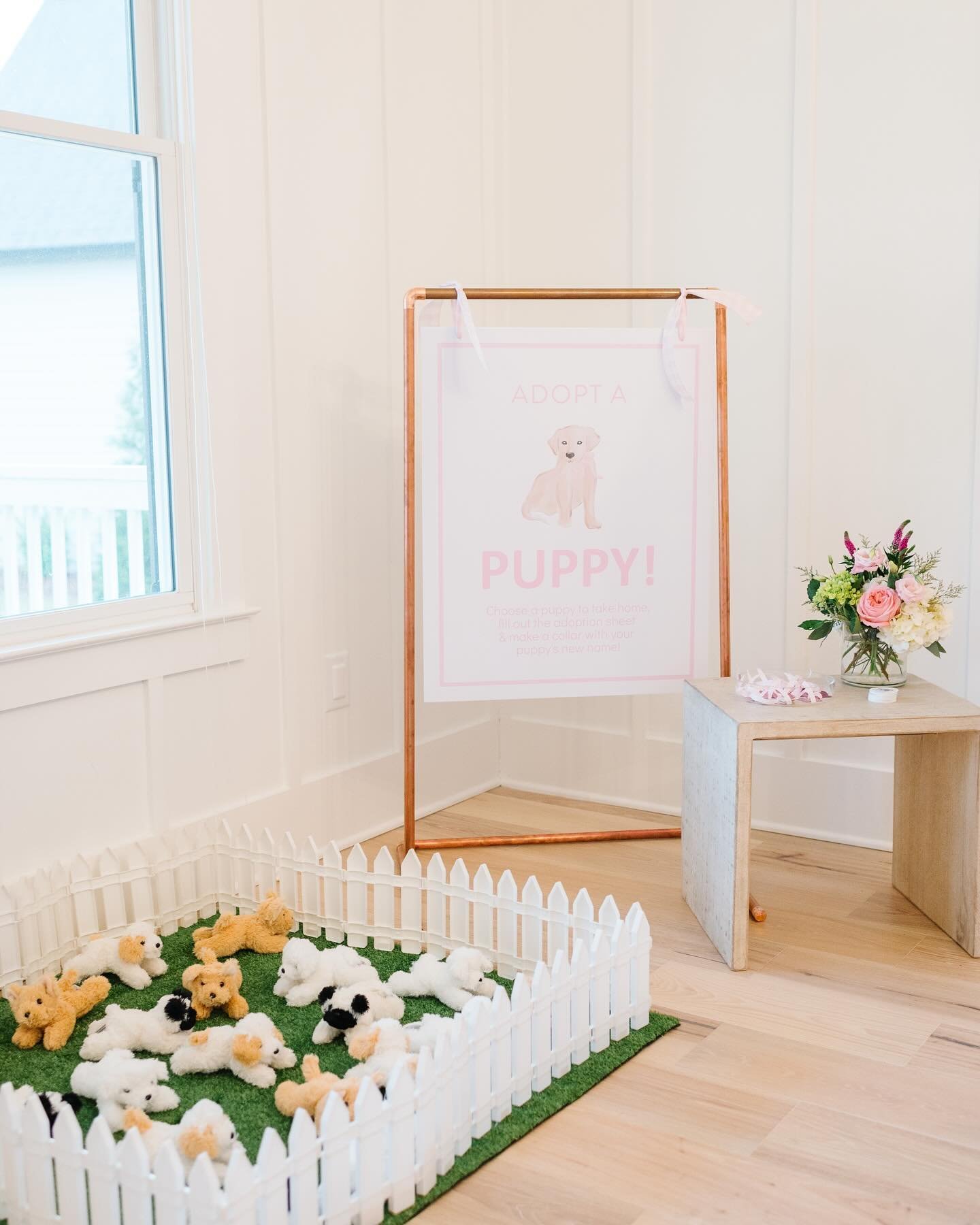 The details of this puppy pawty were the cutest 🐶!!! We loved designing the signage, tablescapes, backdrops &amp; more! 

Photos by @erinreid_photography 

#puppyparty #partyideas #partyinspo #atlballoons #balloonsandbackdrops #backdrop #photoop #tw