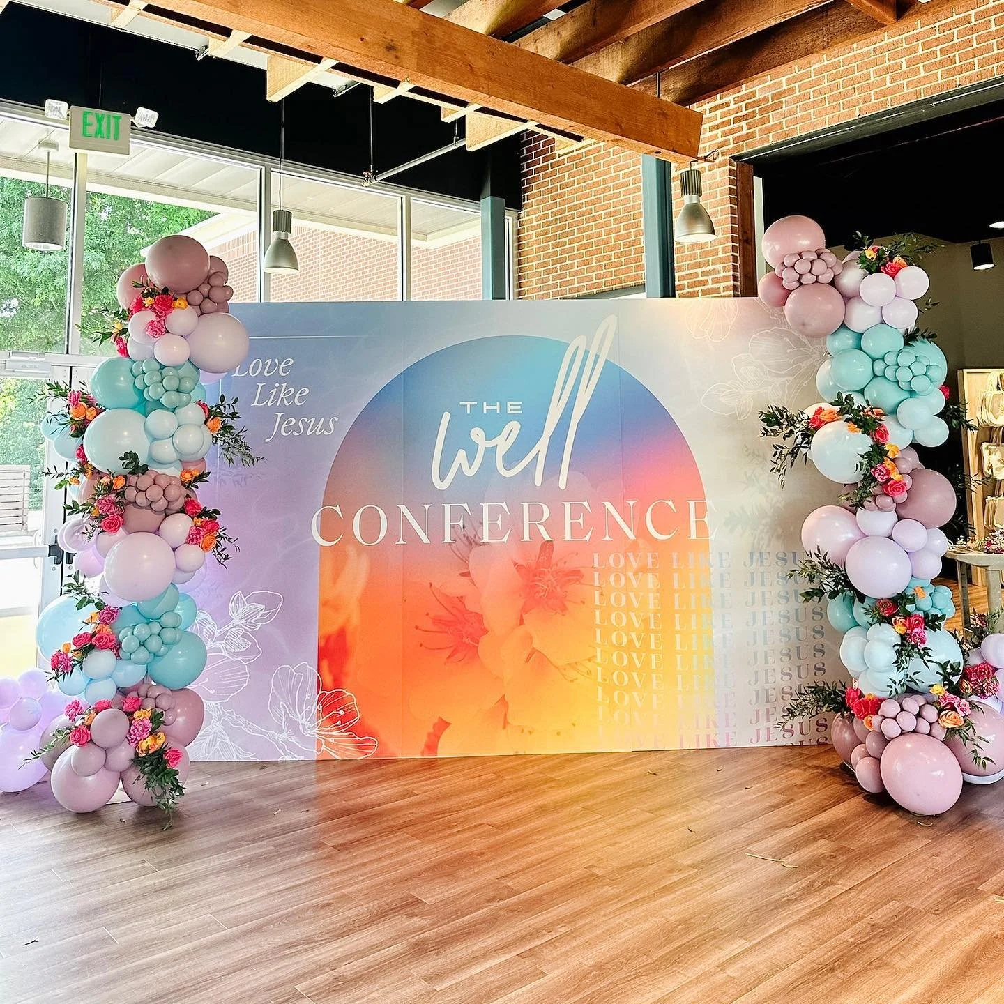 A beautiful custom backdrop for a beautiful event! We were happy to be a part of The Well Conference at Local Church Forsyth ☺️⁠
⁠
#eventdesign #eventbackdrop #localchurchforsyth #conferencedecor #customdecor #backdrops #eventdecor #ballooninstall ⁠#