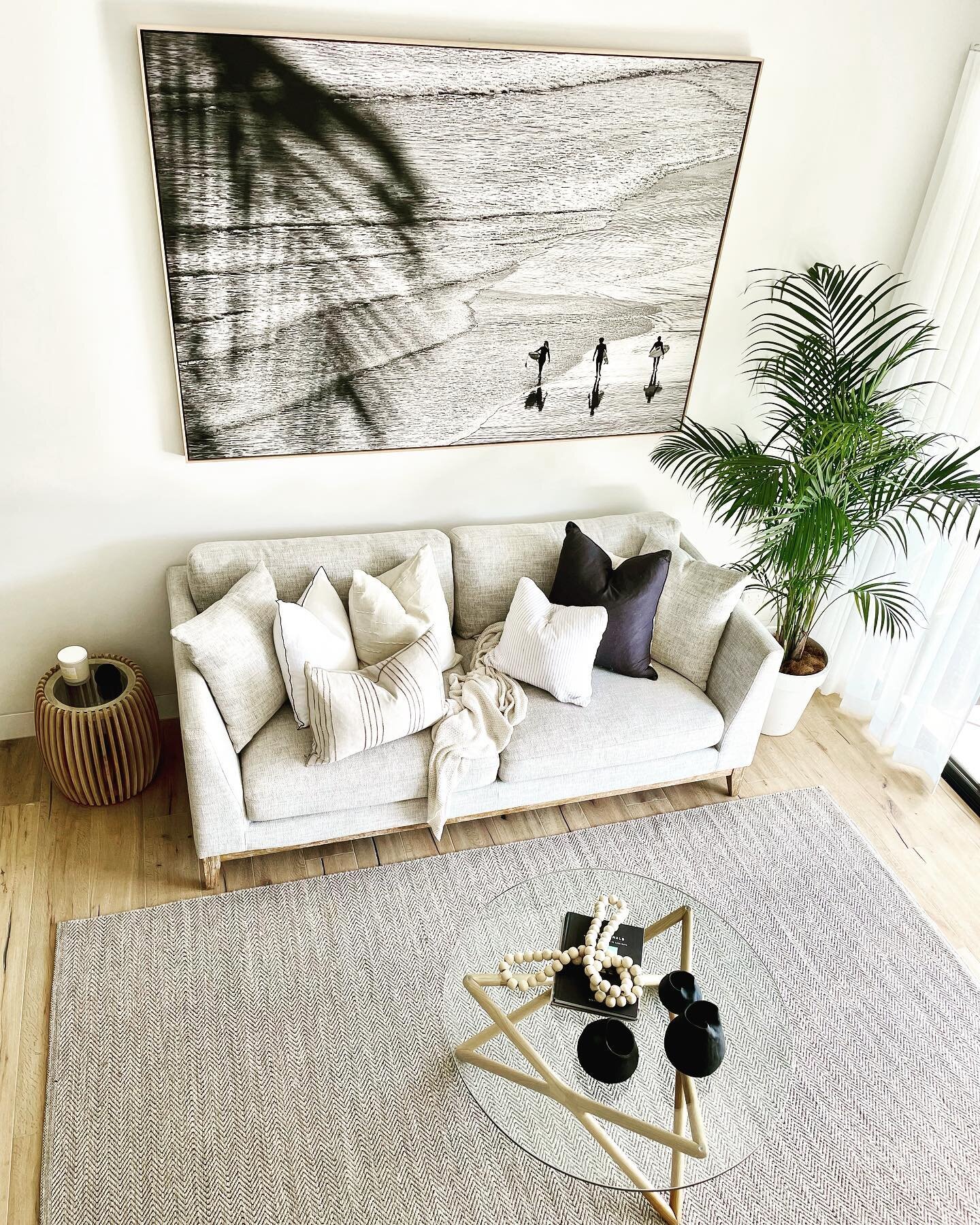 NEUTRAL : Monocromatic tones  in our styling today to highlight this amazing photographic artwork @juliecrespelphotography and the high ceiling #thefinishingtouchstyling #propertystyling #styletosell #monochromatic #neutralstyling #photographicart #j