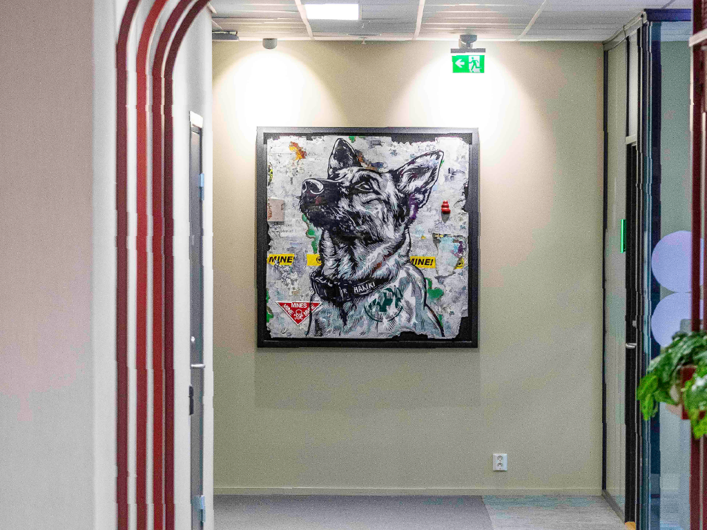 Hanki by René Konings on the wall at Fellesforbundet, Oslo.