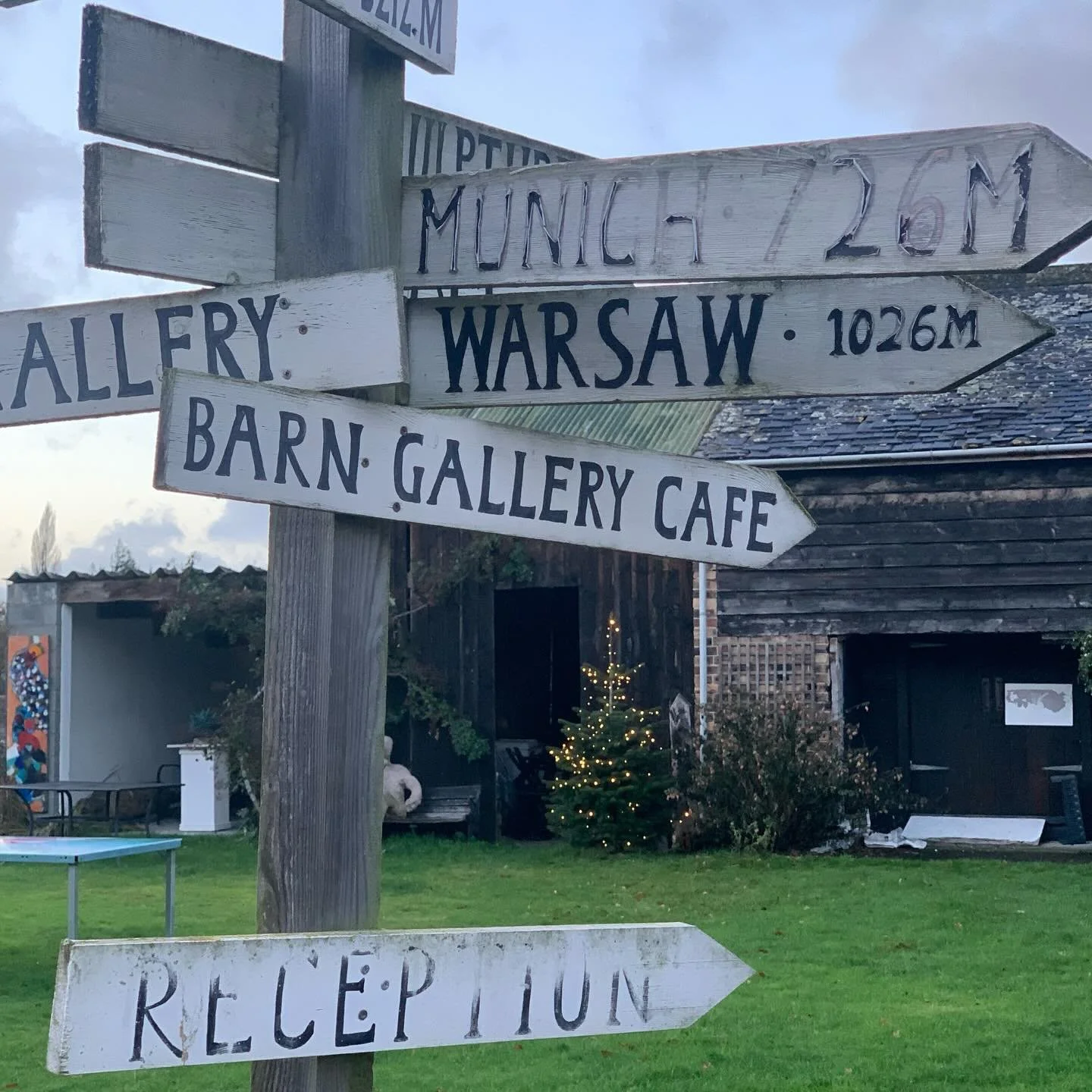 A wet cold Friday afternoon was perfect for a run out to catch the Winter exhibition @midwalesarts A venue that always provides a great variety of exciting, thoughtful and fun work. Something for most tastes and appropriate pricing. I was so taken wi