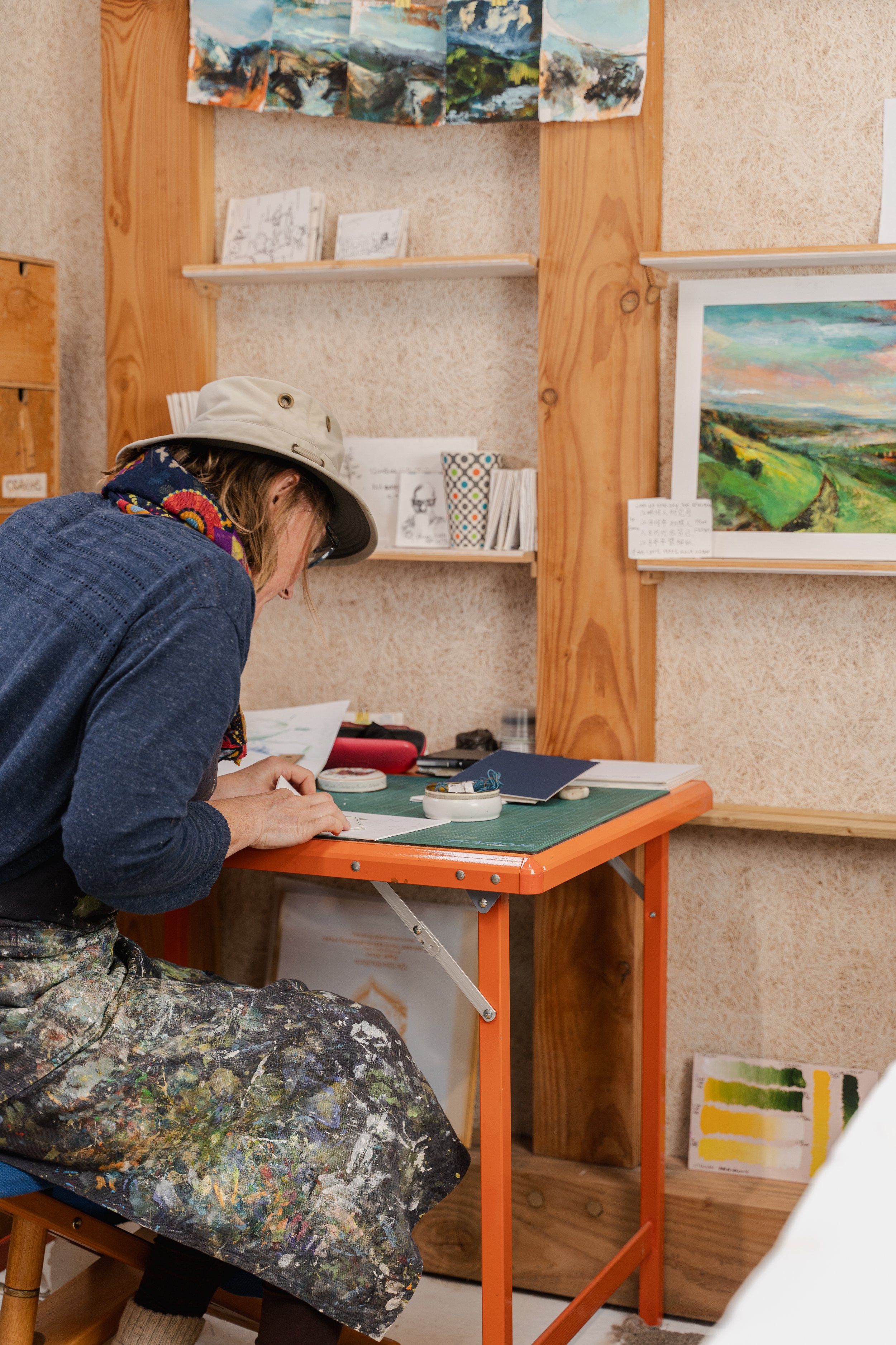 Emma-Jayne Holmes making sketchbooks
