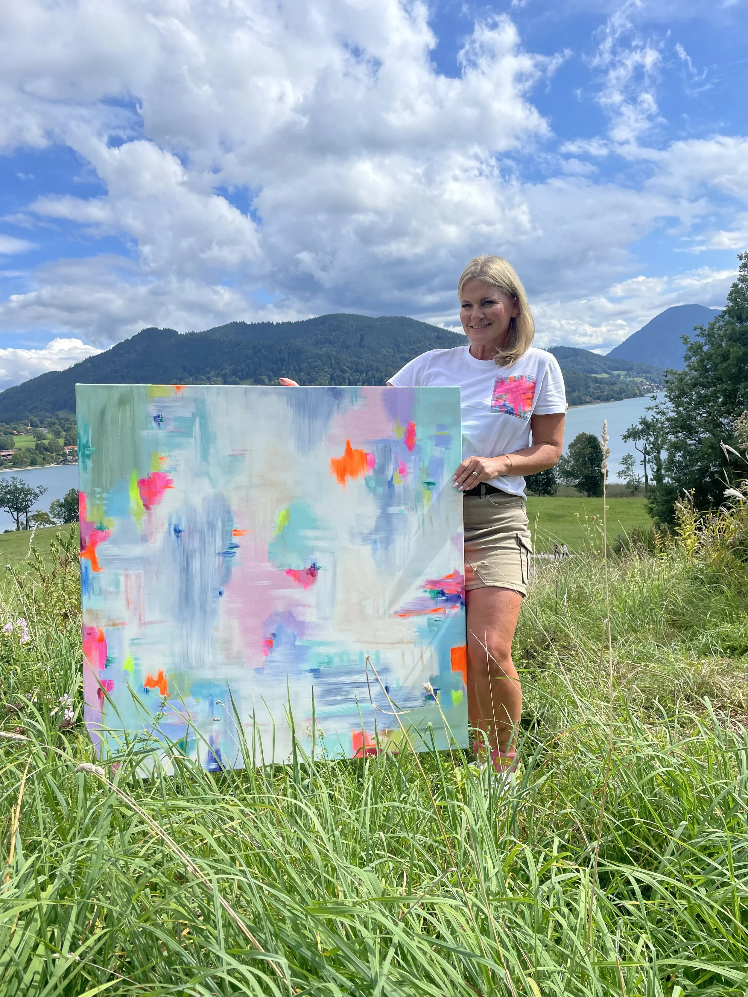 Tina_Heller_HAppyPainting.jpg