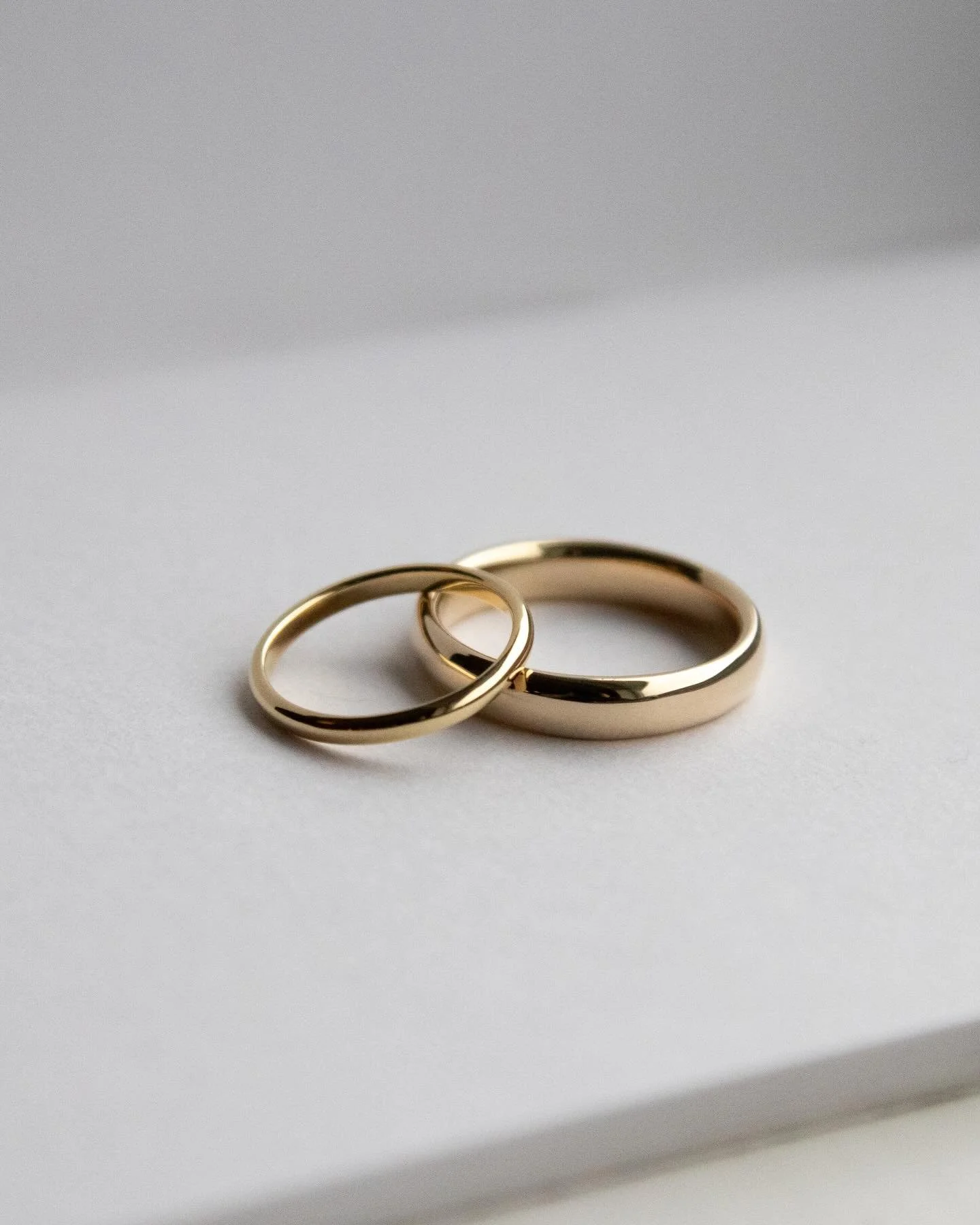 ~ W E D D I N G  B A N D S ~

A recent set of wedding rings, especially in love with the hand carved rounded mens band&hellip;

I have just a few spots left for wedding band commissions for this year, if you&rsquo;re getting married I&rsquo;d love to