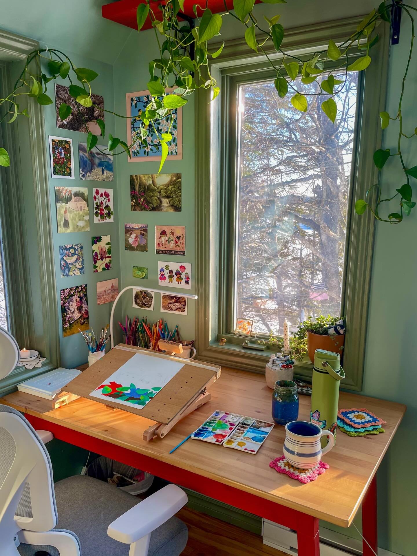 Sunny morning + coffee + paint = ✨ pure bliss ✨

#illustration #childrensbookillustration #kidlitillustrator #bookproject #gouache
