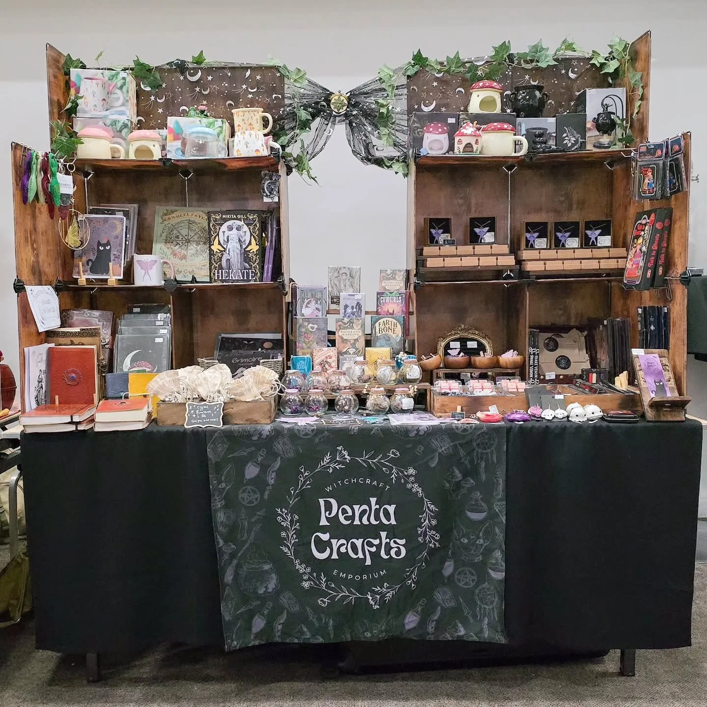 Last weekend from MCR Geek Fayre and Board Game Festival! 

#witch #witchcraft #books #smallbusiness #gothic
