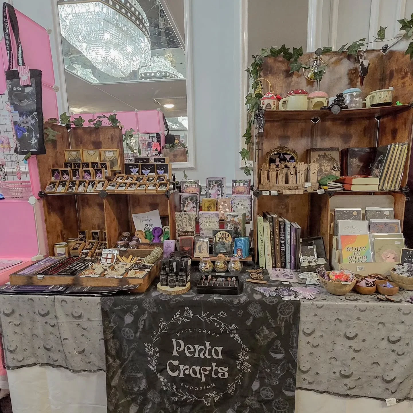 Day 2 of Geek Fayre at the Manchester Board Game Festival! 

#Witchcraft #artist #market #manchester #magic