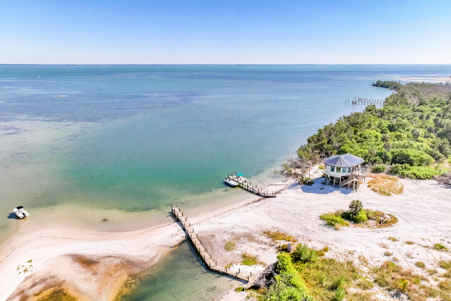 Serene coastal retreat on the Gulf (1).png