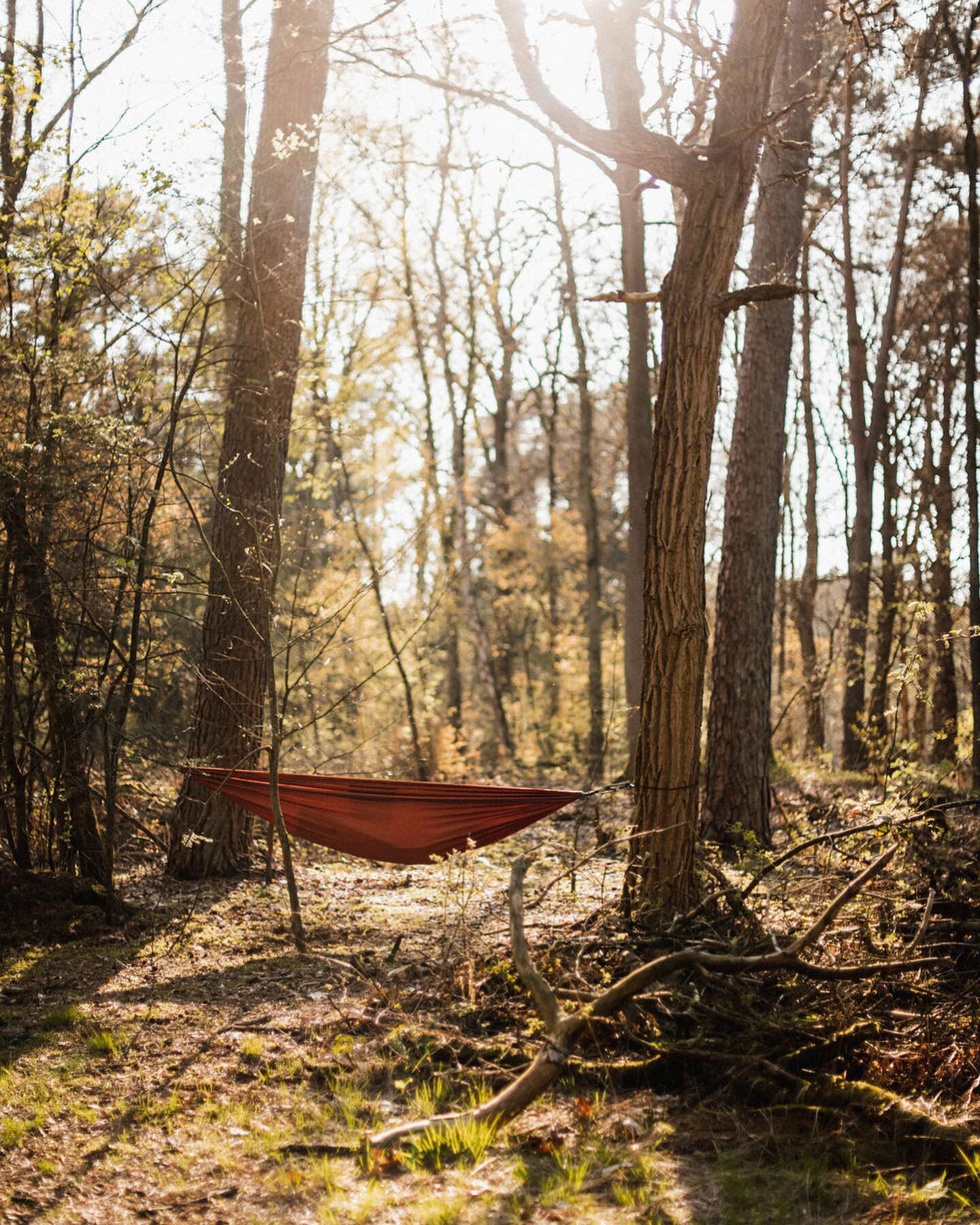 Met dit prachtige week en de zomer in aantocht, kijk ik extra uit naar de tweede editie van het Yo Ga Naar Buiten Weekend van 7-9 juli🙌🏼
⠀⠀⠀⠀⠀⠀⠀⠀⠀
🏕️Vrijdagavond zet je als laatste to-do je tent op en kan je neerploffen bij een knisperend kampvuur