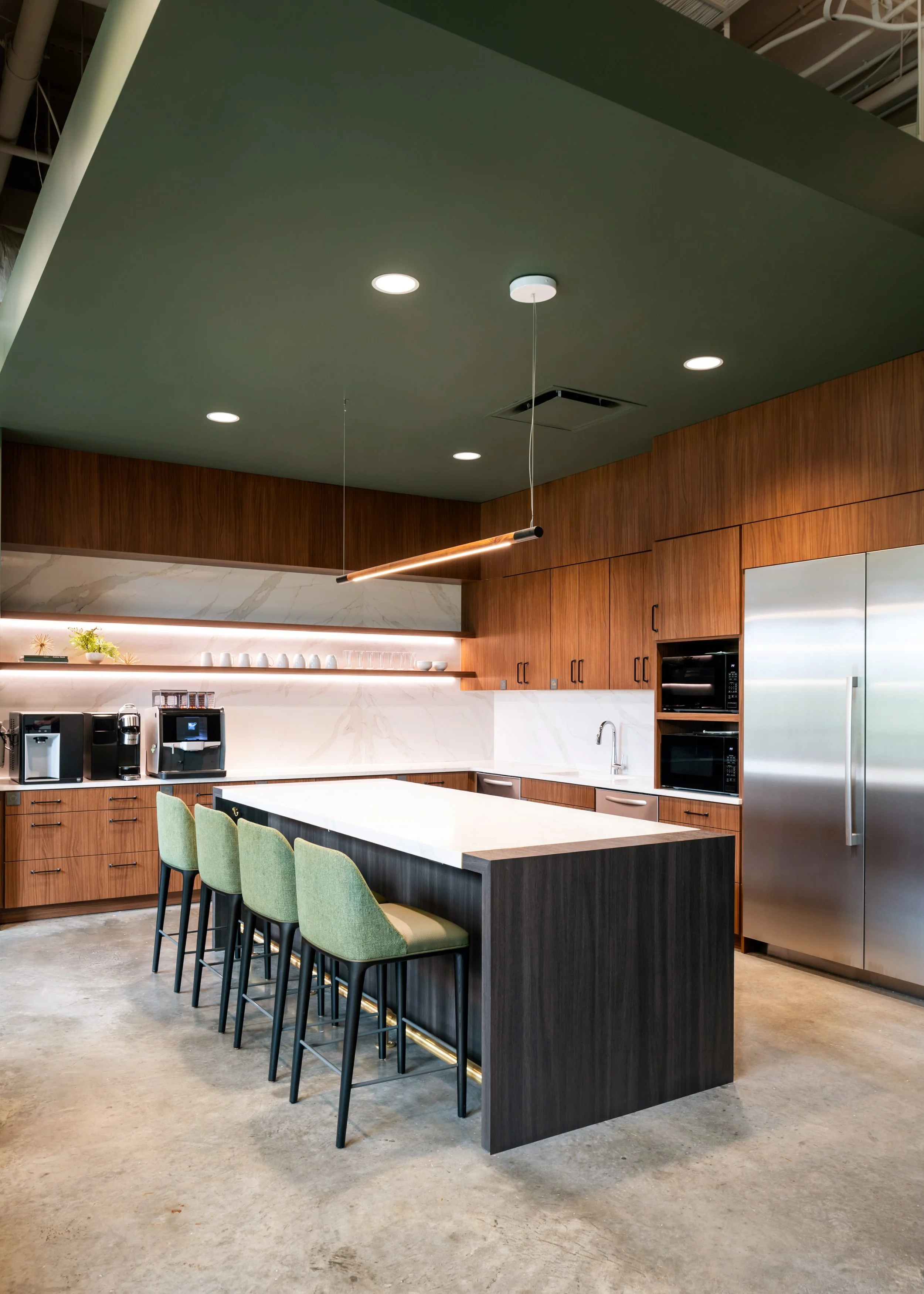 Richmond architecture and interior design firm SMBW's design for an Investment Bank firm.
