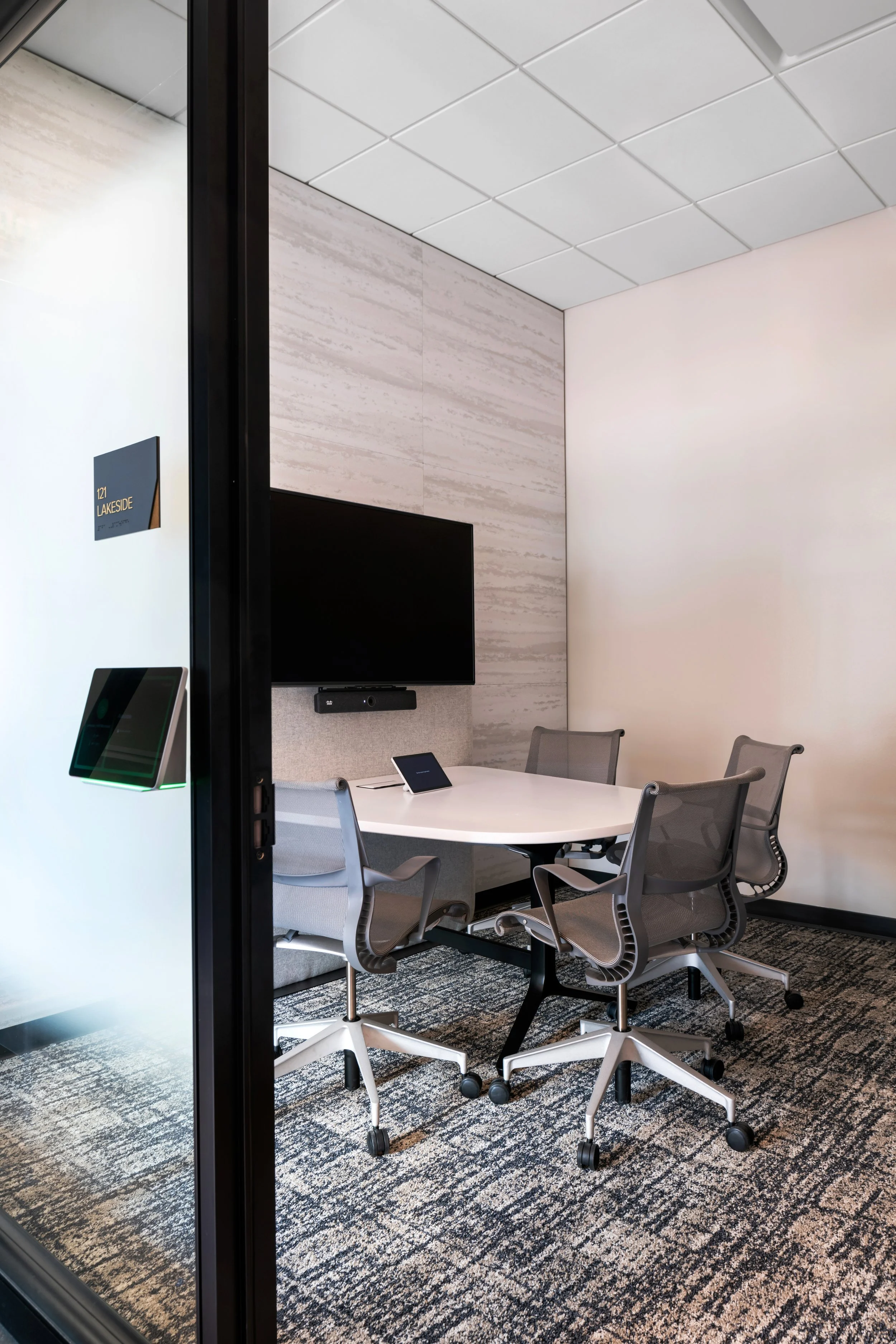 Richmond architecture and interior design firm SMBW's design for an Investment Bank firm.