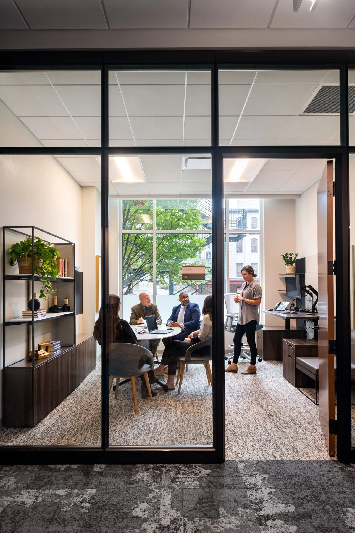 Richmond architecture and interior design firm SMBW's design for an Investment Bank firm.