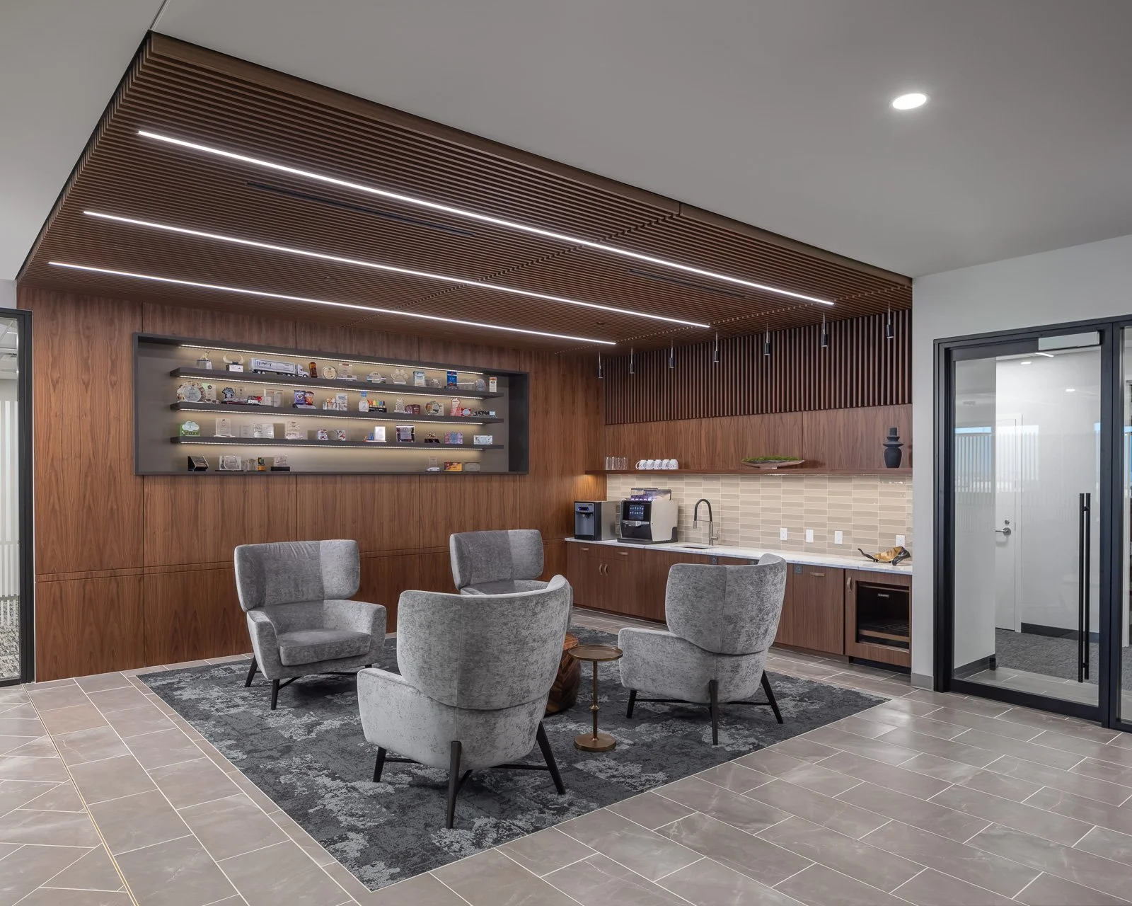 Richmond architecture and interior design firm SMBW's design for an Investment Bank firm.