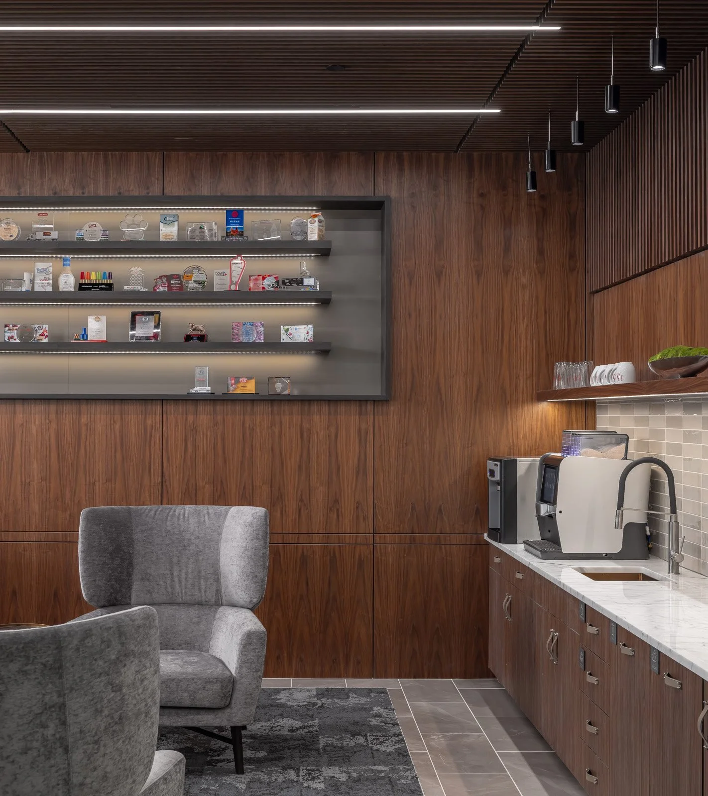 Richmond architecture and interior design firm SMBW's design for an Investment Bank firm.