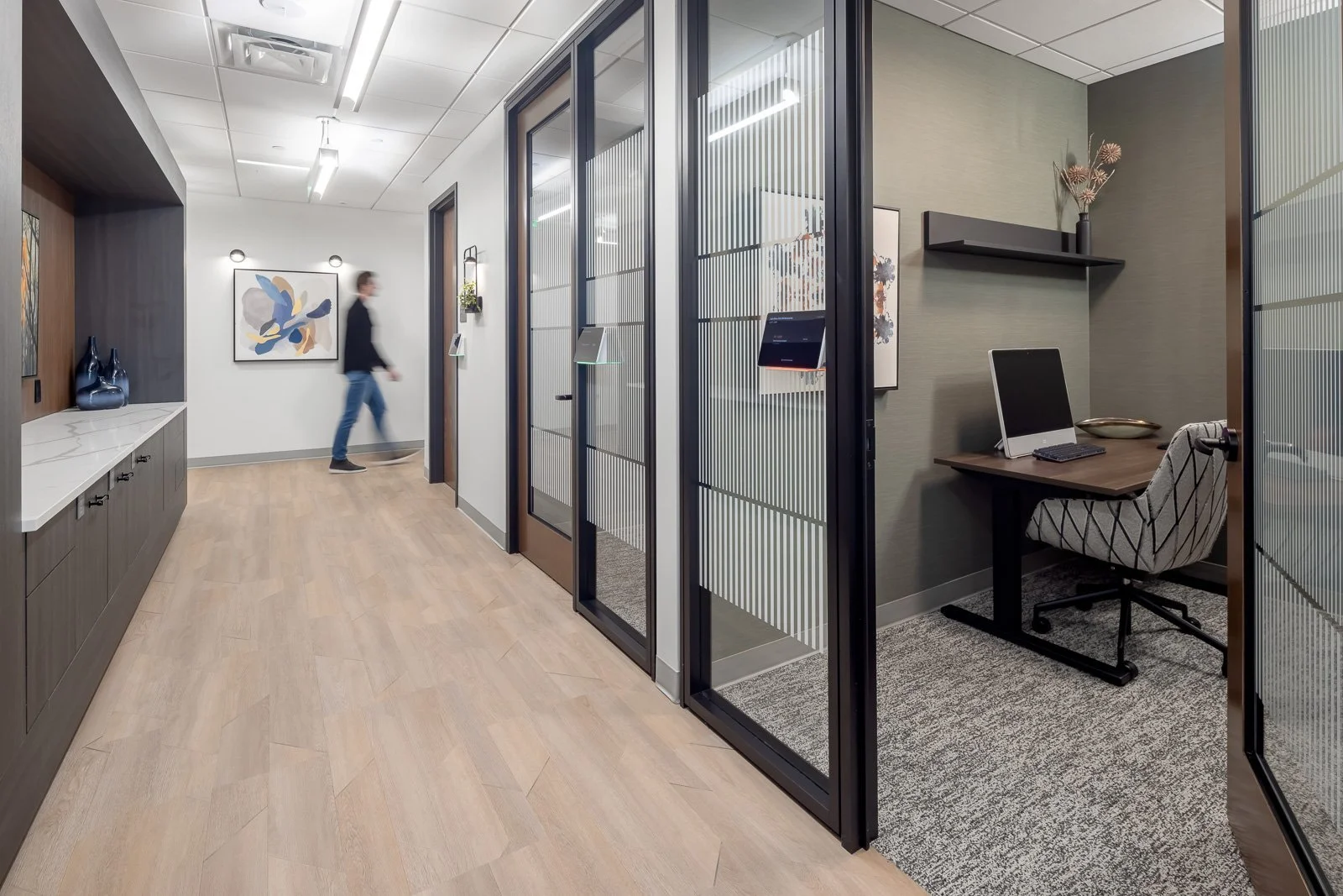 Richmond architecture and interior design firm SMBW's design for an Investment Bank firm.