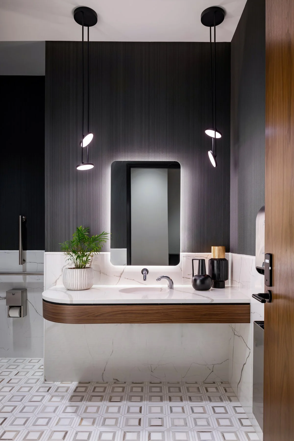 Richmond architecture and interior design firm SMBW's design for an Investment Bank firm.