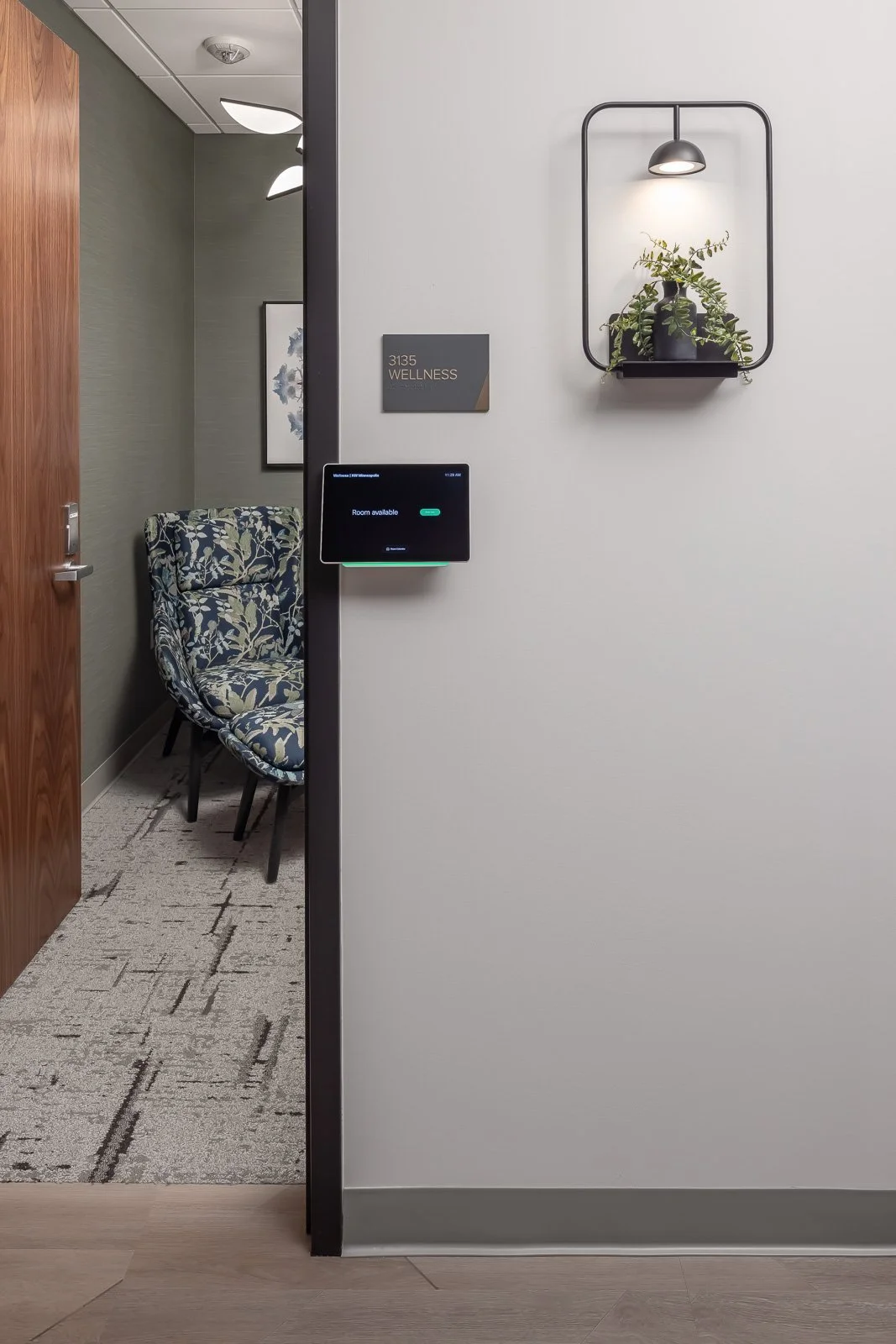 Richmond architecture and interior design firm SMBW's design for an Investment Bank firm.