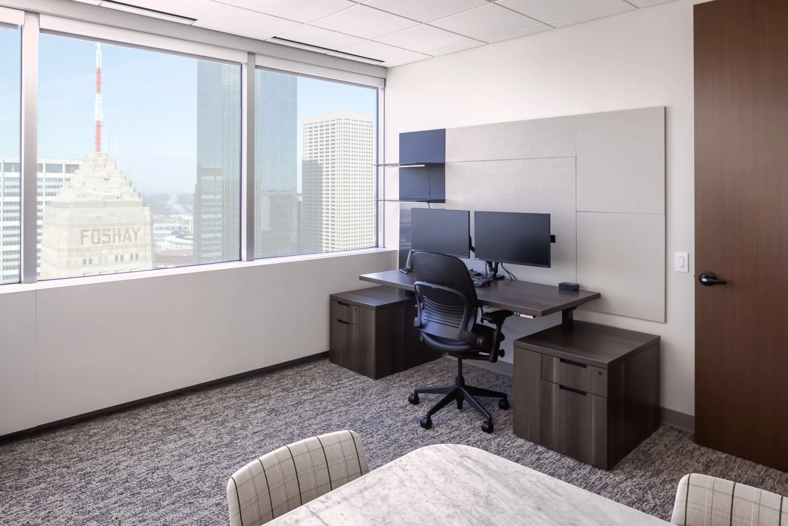 Richmond architecture and interior design firm SMBW's design for an Investment Bank firm.