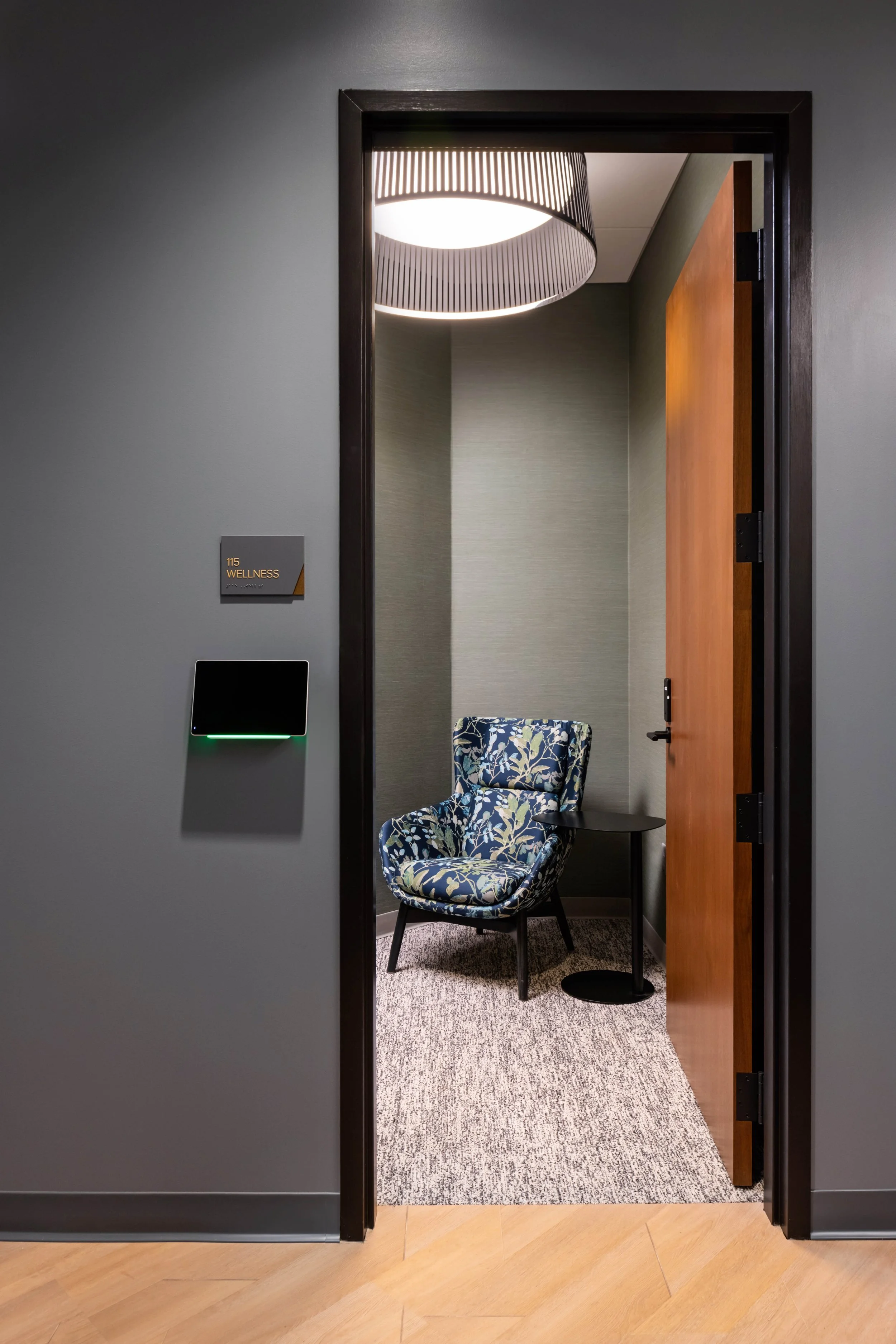 Richmond architecture and interior design firm SMBW's design for an Investment Bank firm.