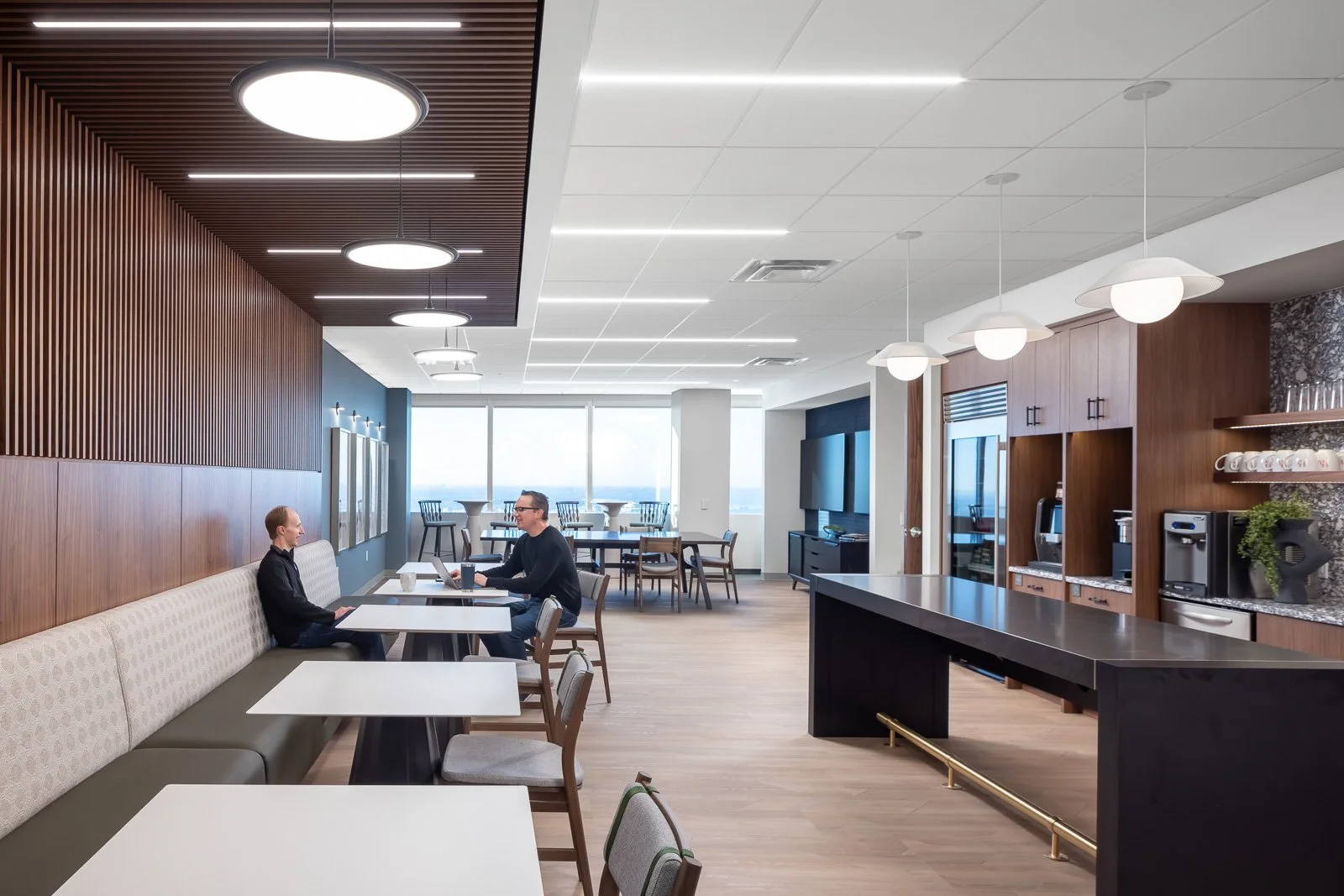 Richmond architecture and interior design firm SMBW's design for an Investment Bank firm.